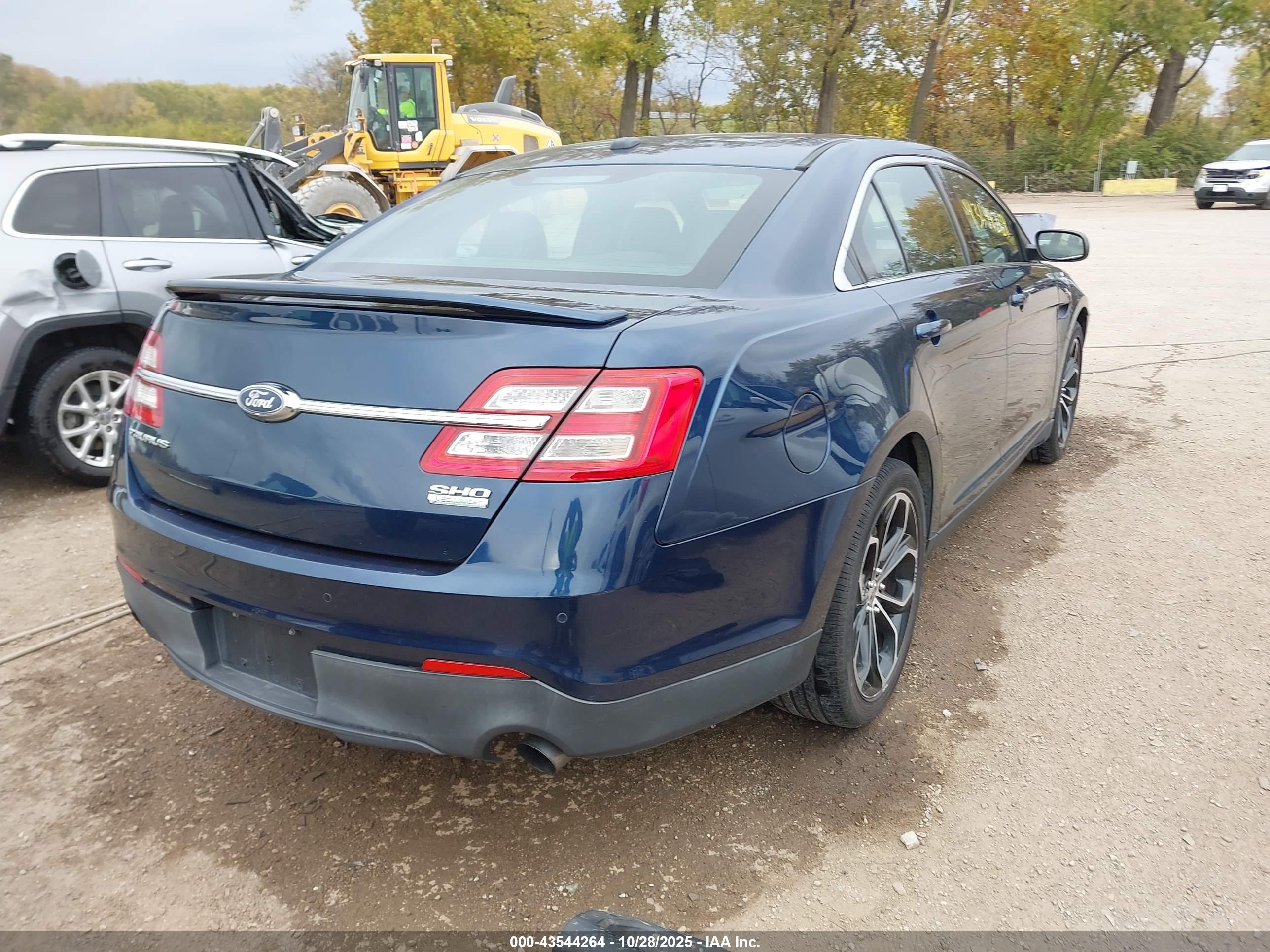 FORD TAURUS image 4