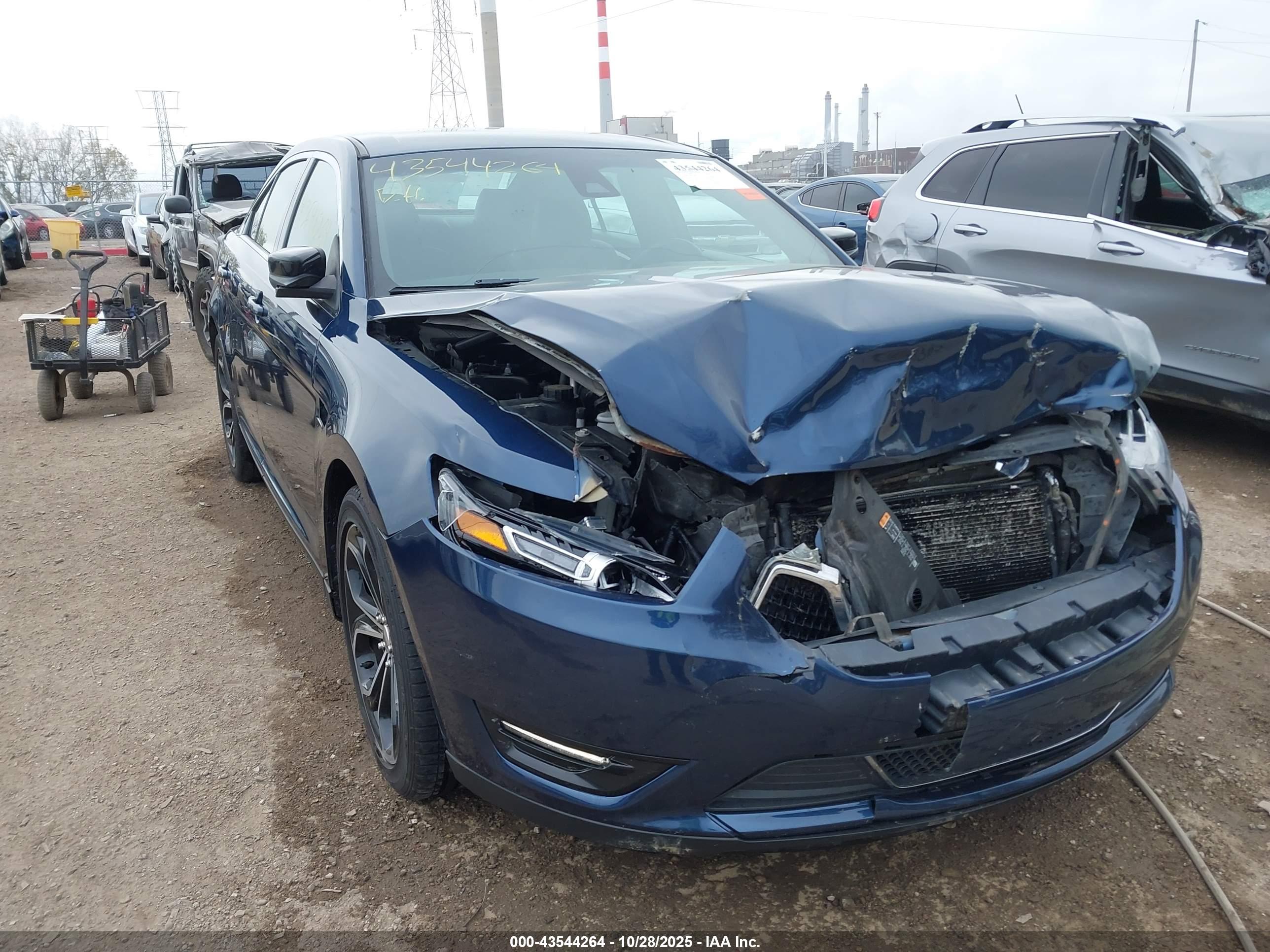 FORD TAURUS image 6