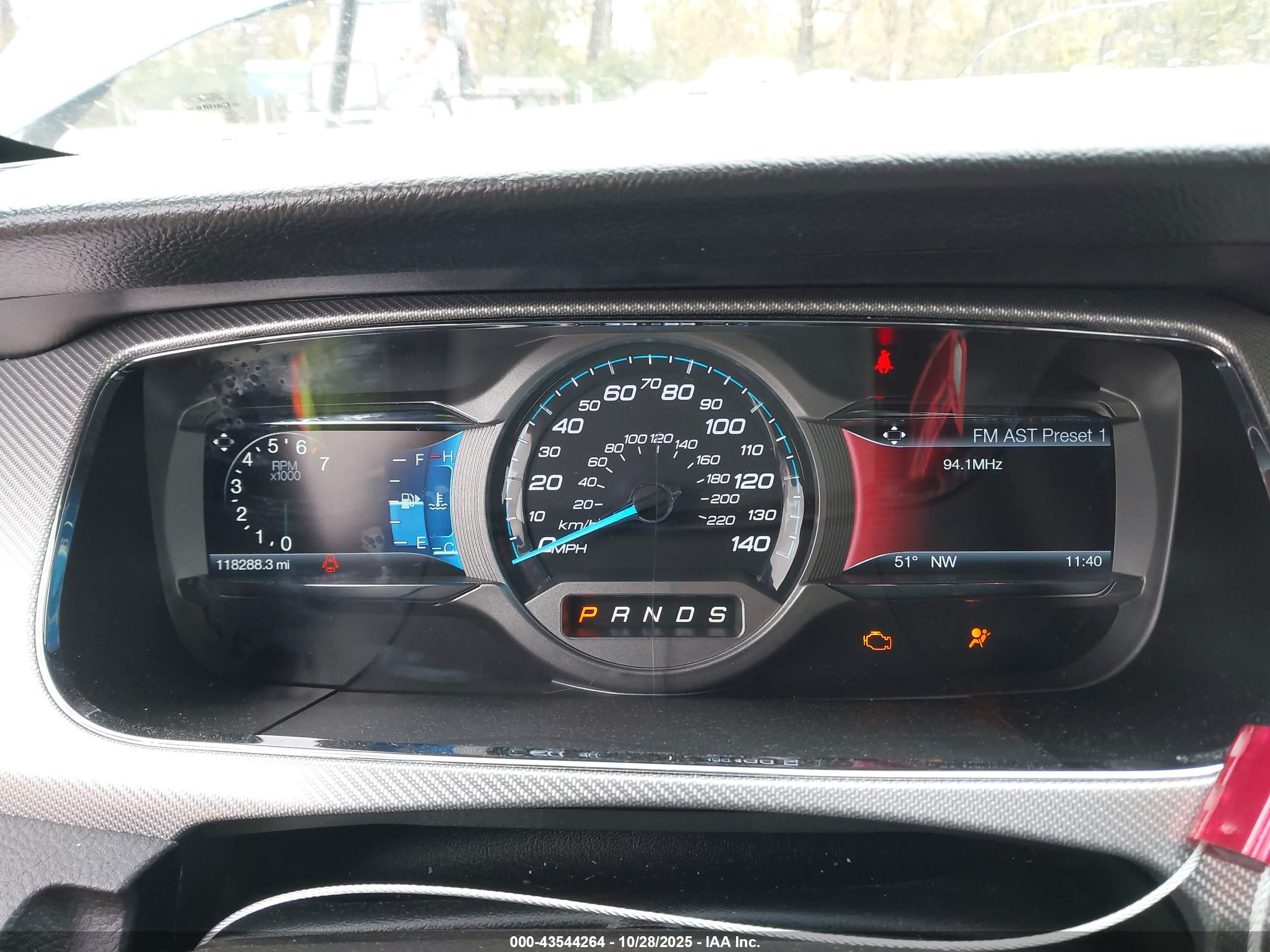FORD TAURUS image 7