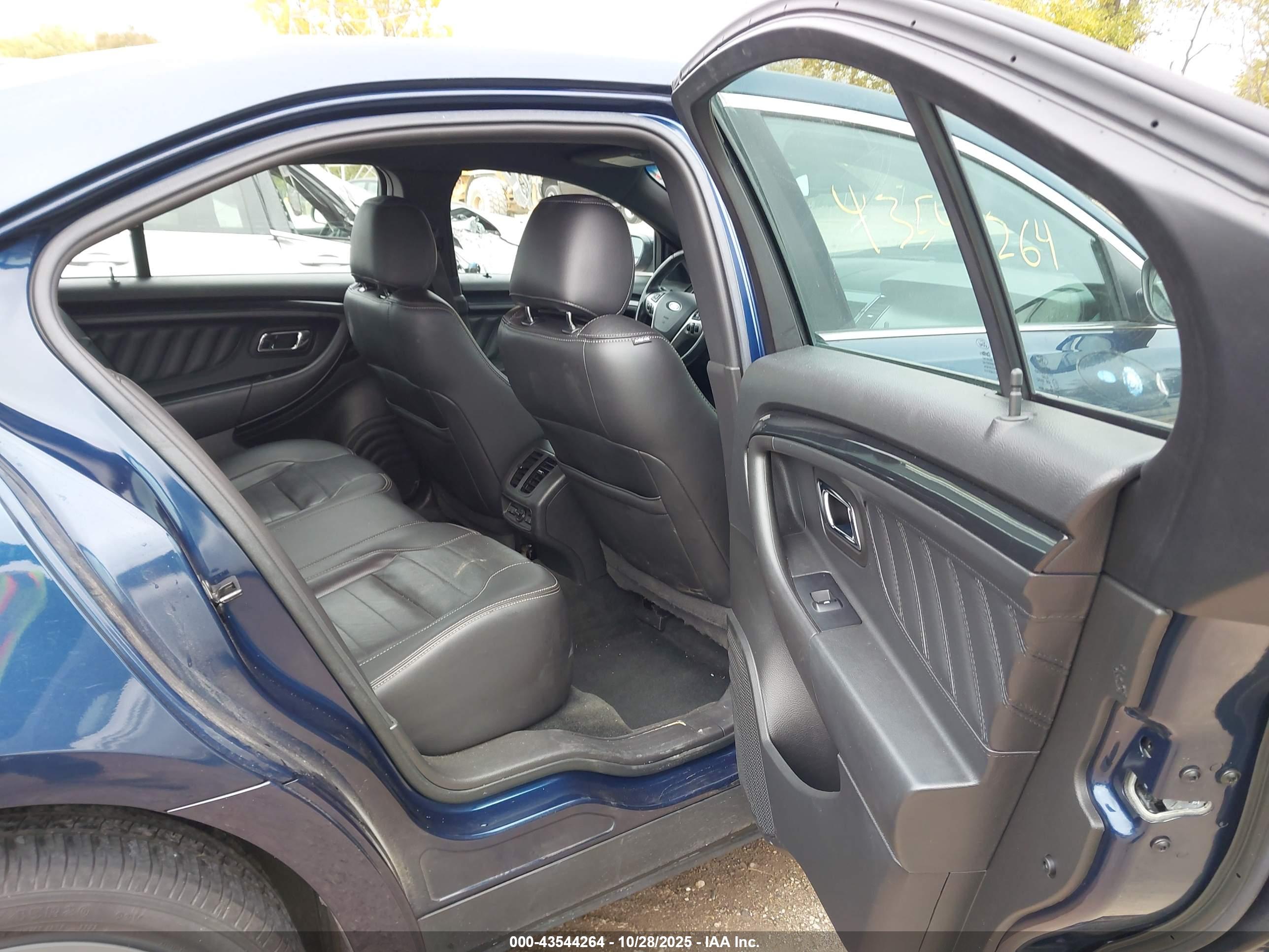 FORD TAURUS image 8