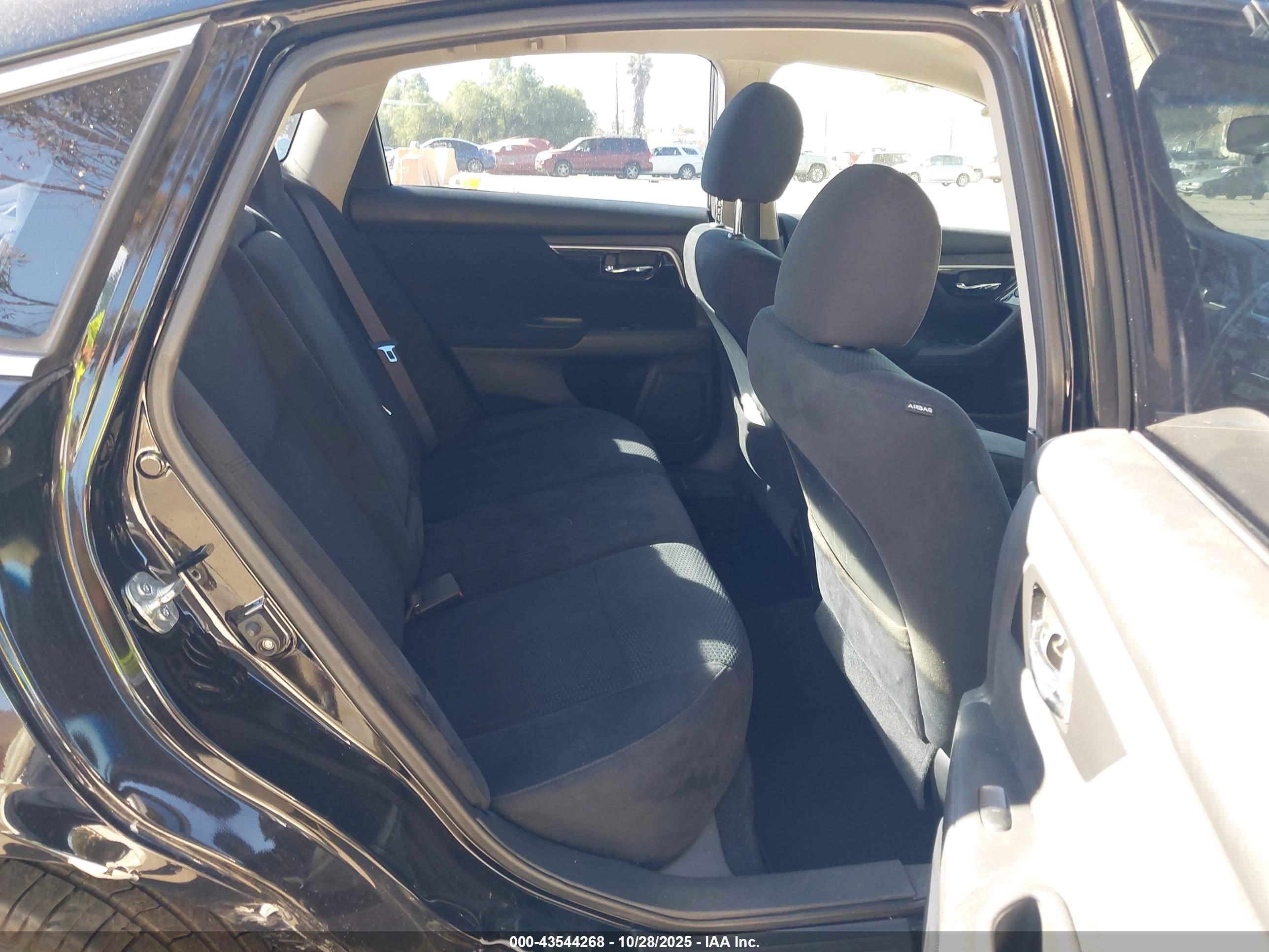 NISSAN ALTIMA image 8