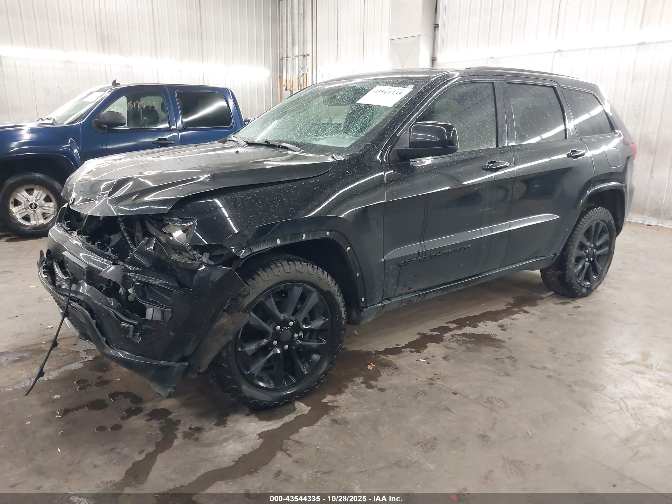 JEEP GRAND image 2