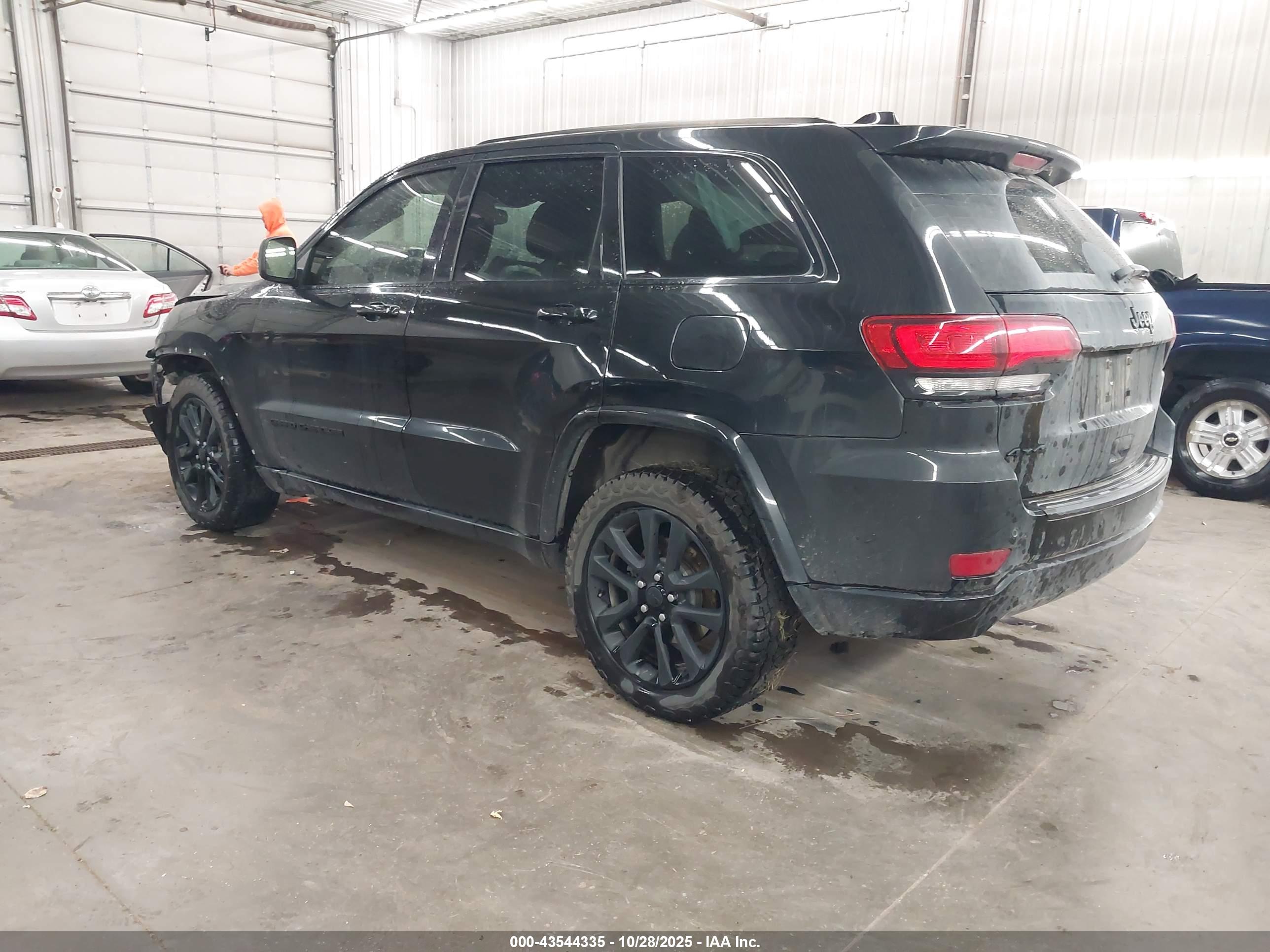 JEEP GRAND image 3