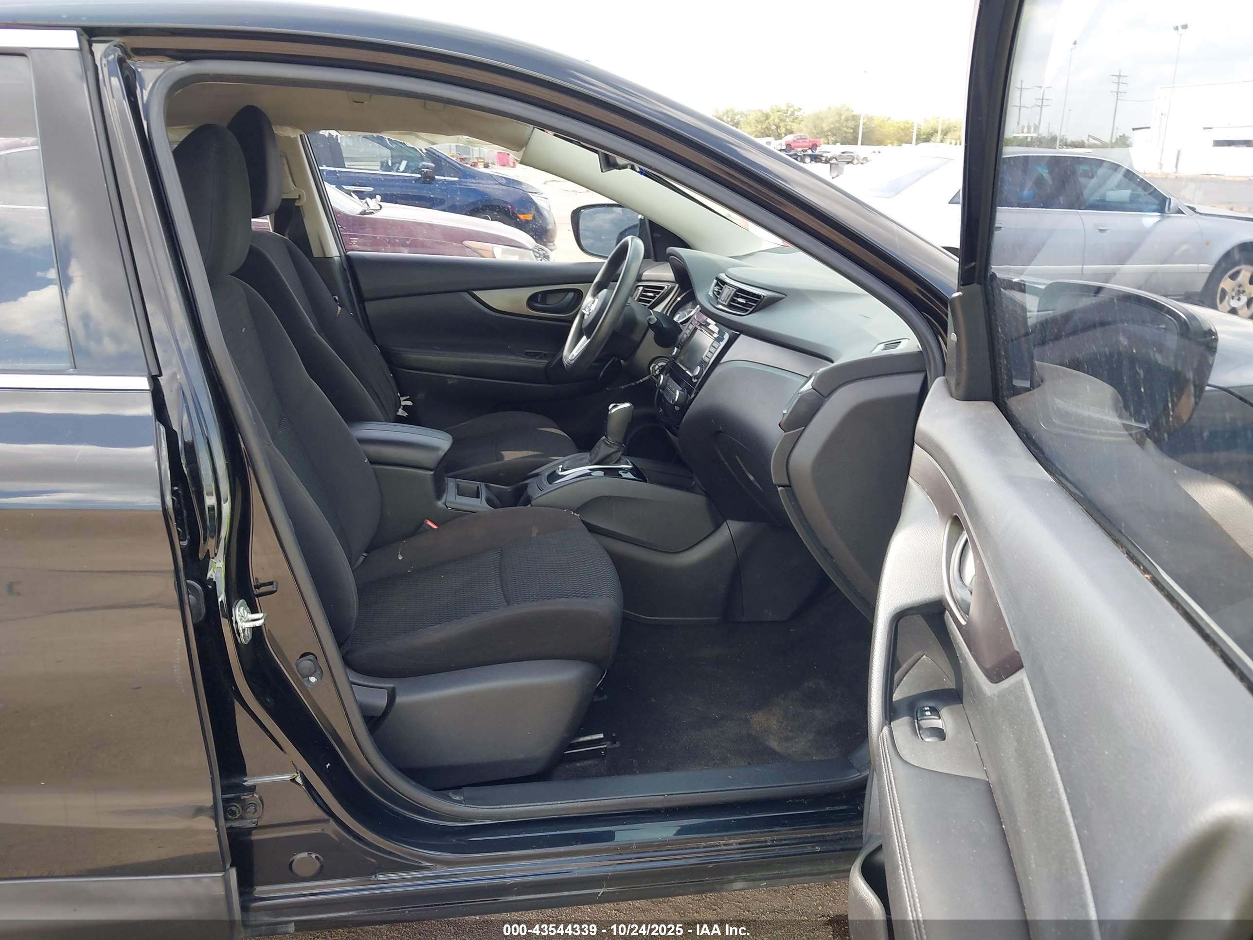 NISSAN ROGUE image 5