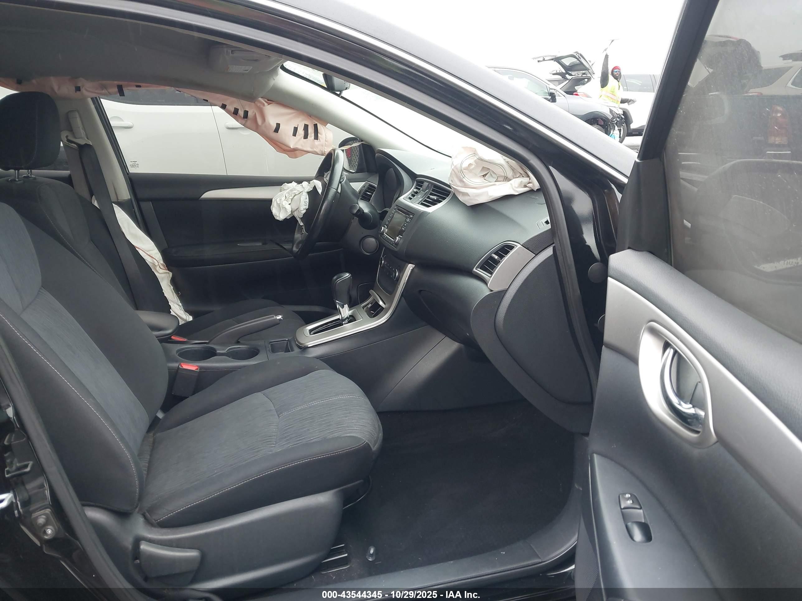 NISSAN SENTRA image 5