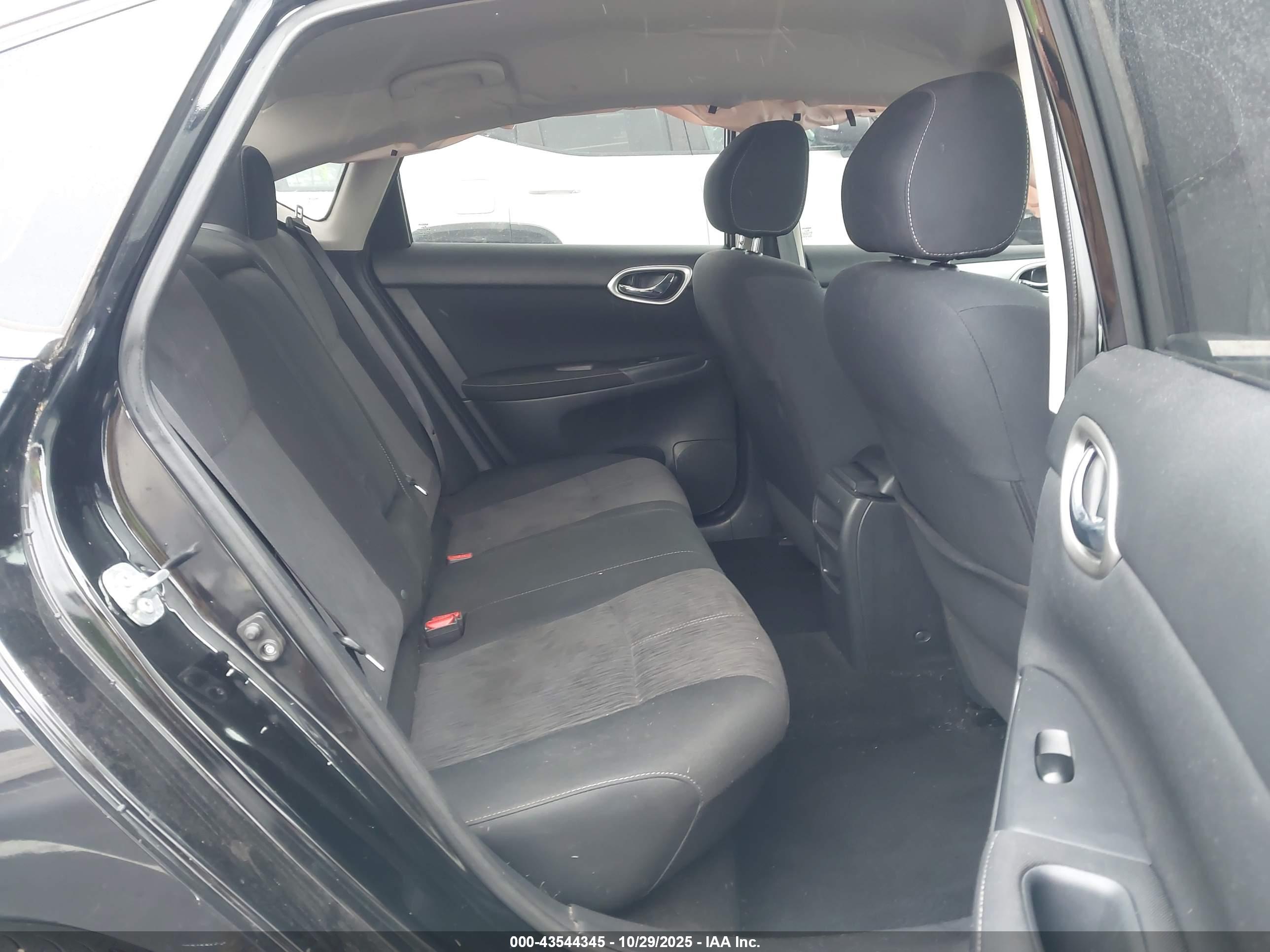 NISSAN SENTRA image 8