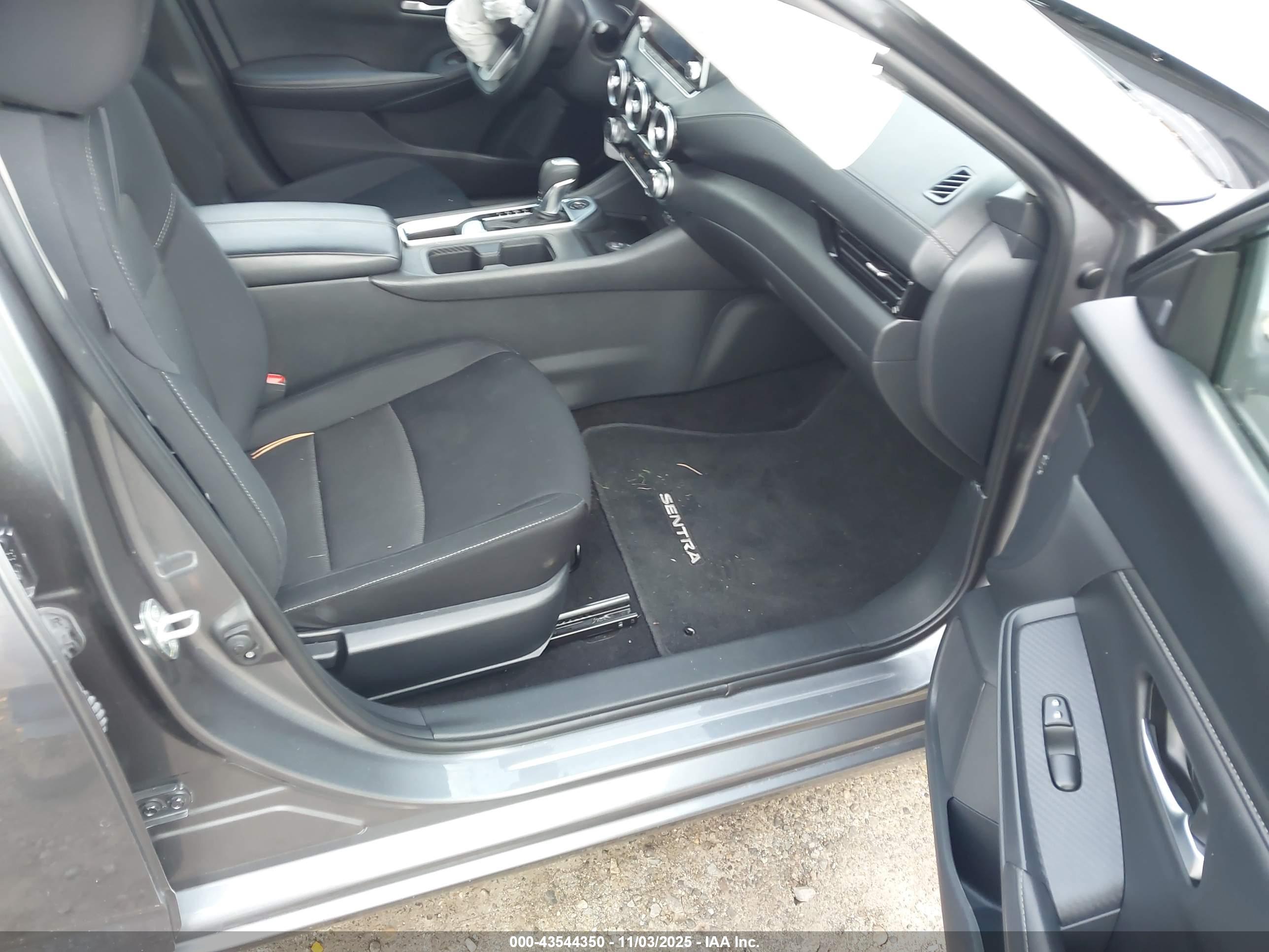 NISSAN SENTRA image 5