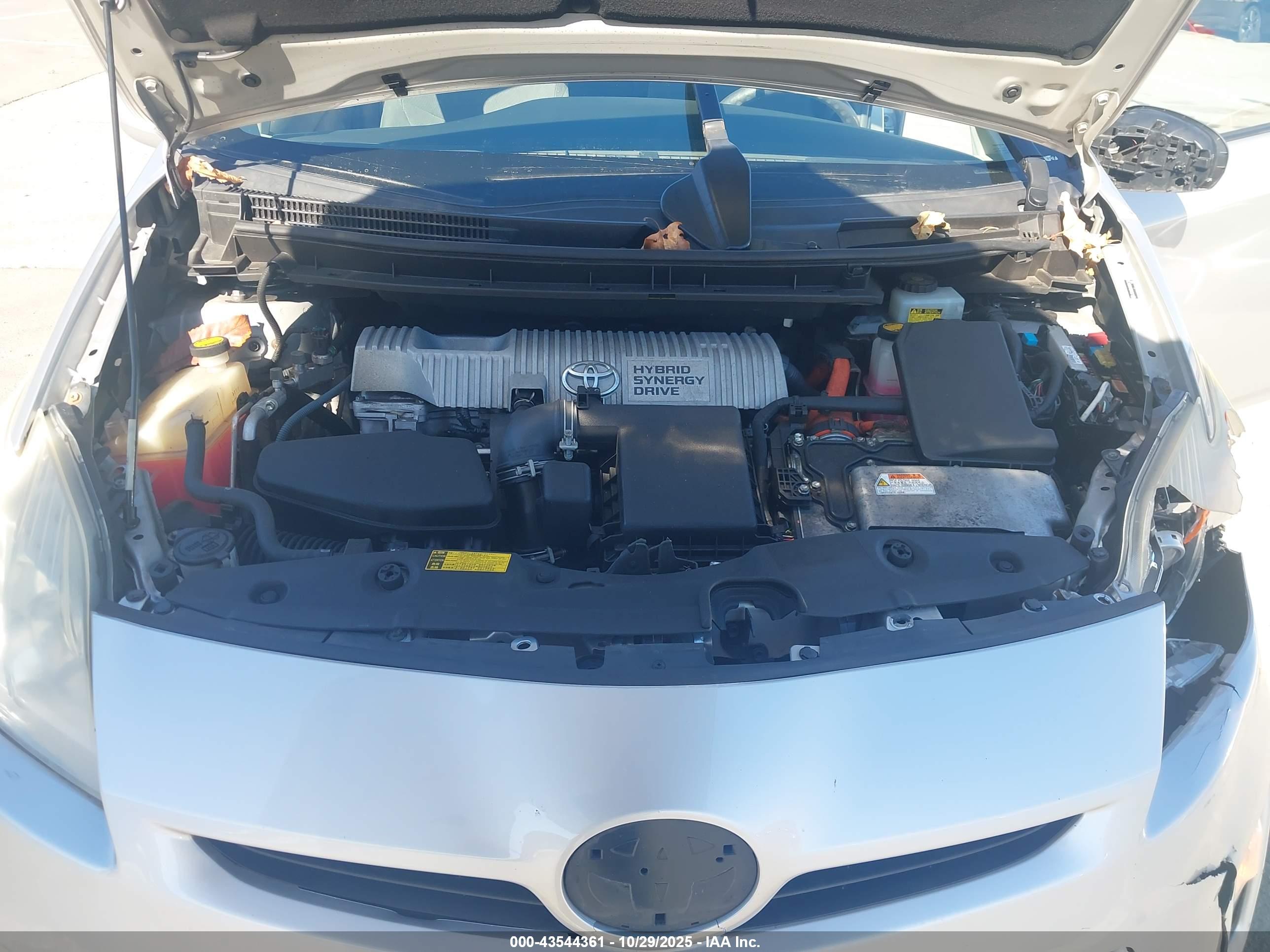TOYOTA PRIUS image 10