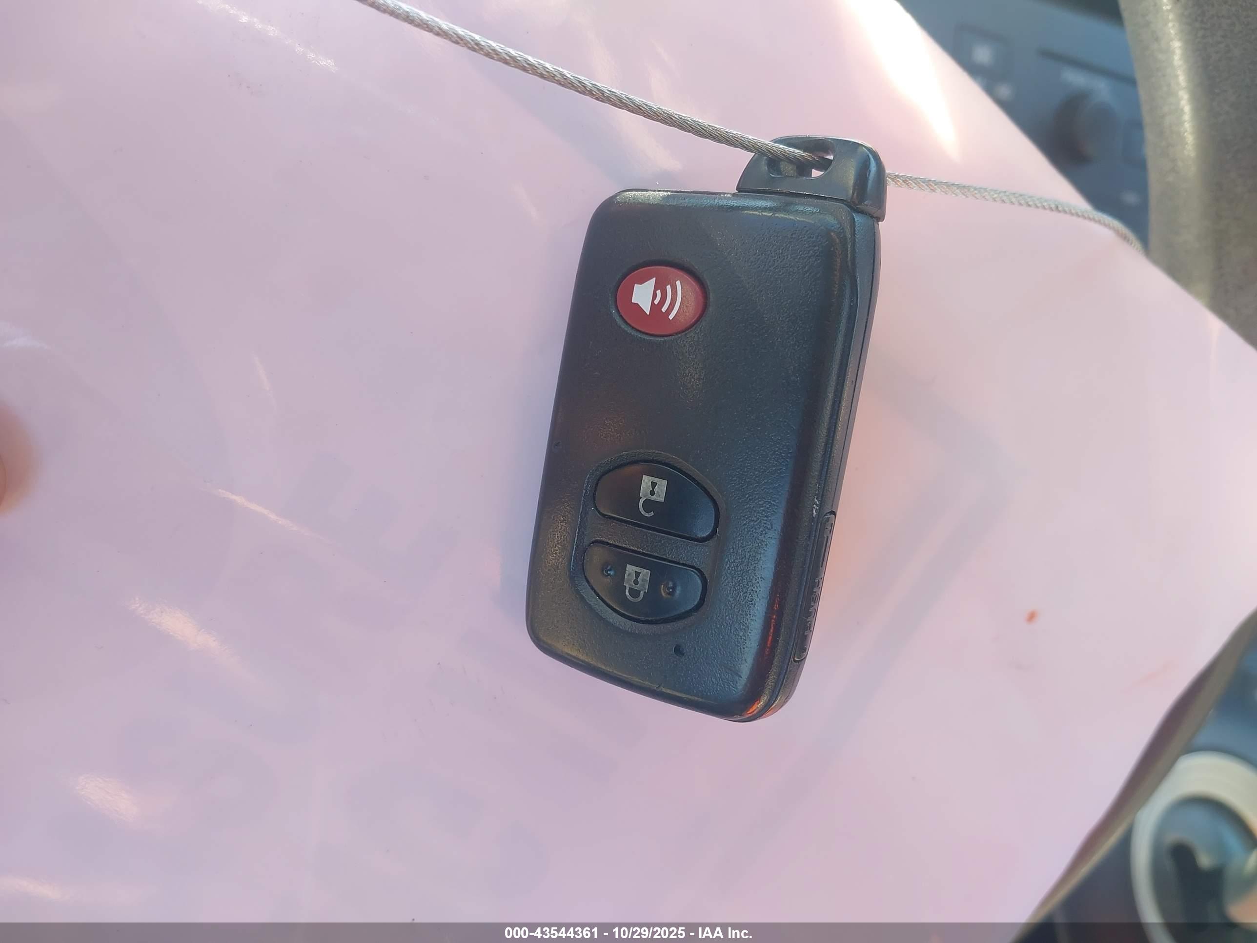 TOYOTA PRIUS image 11