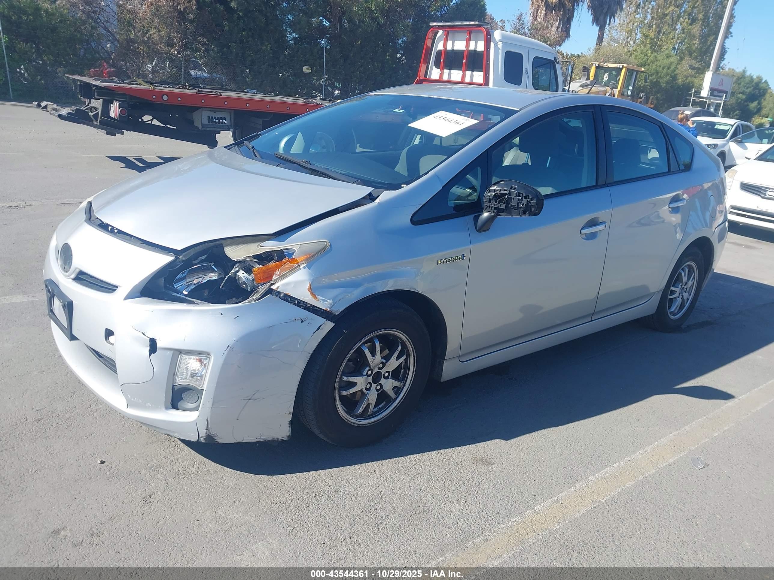 TOYOTA PRIUS image 2
