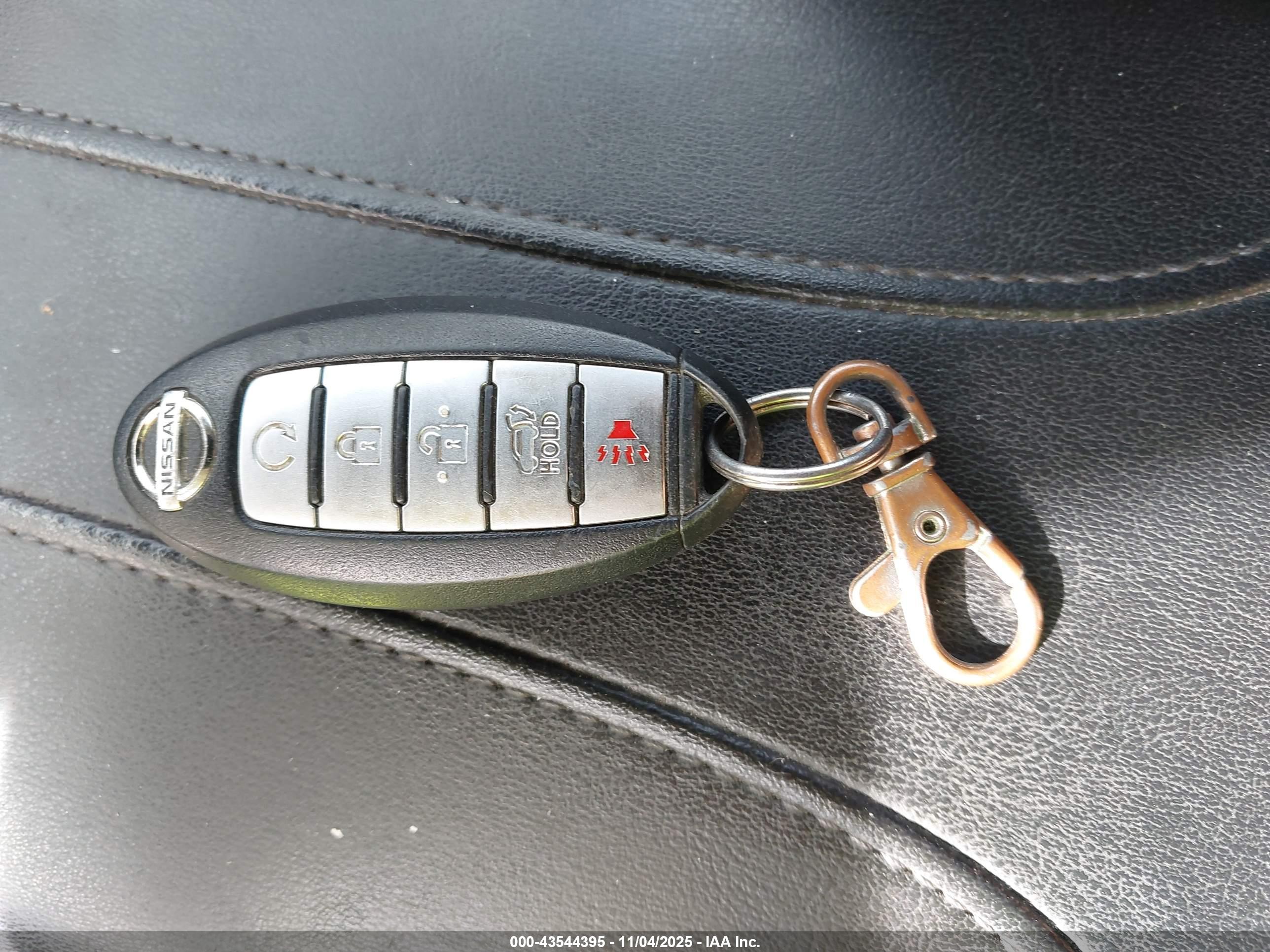 NISSAN ROGUE image 11