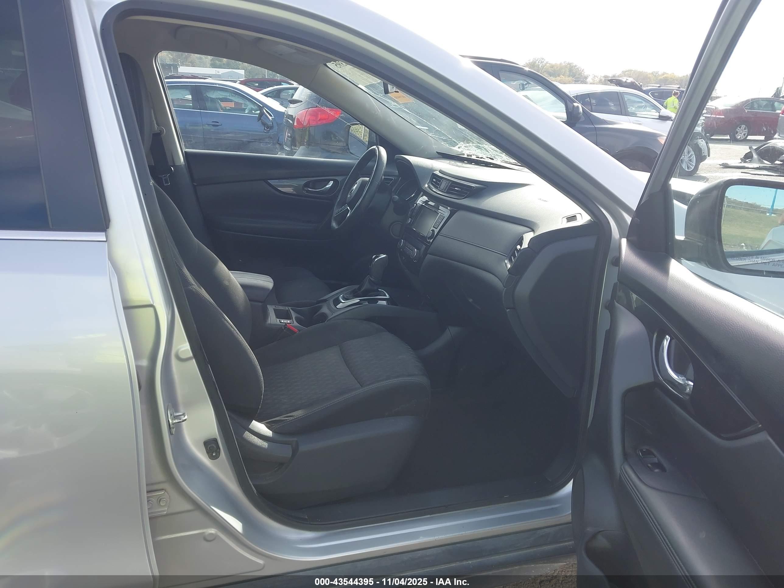 NISSAN ROGUE image 5