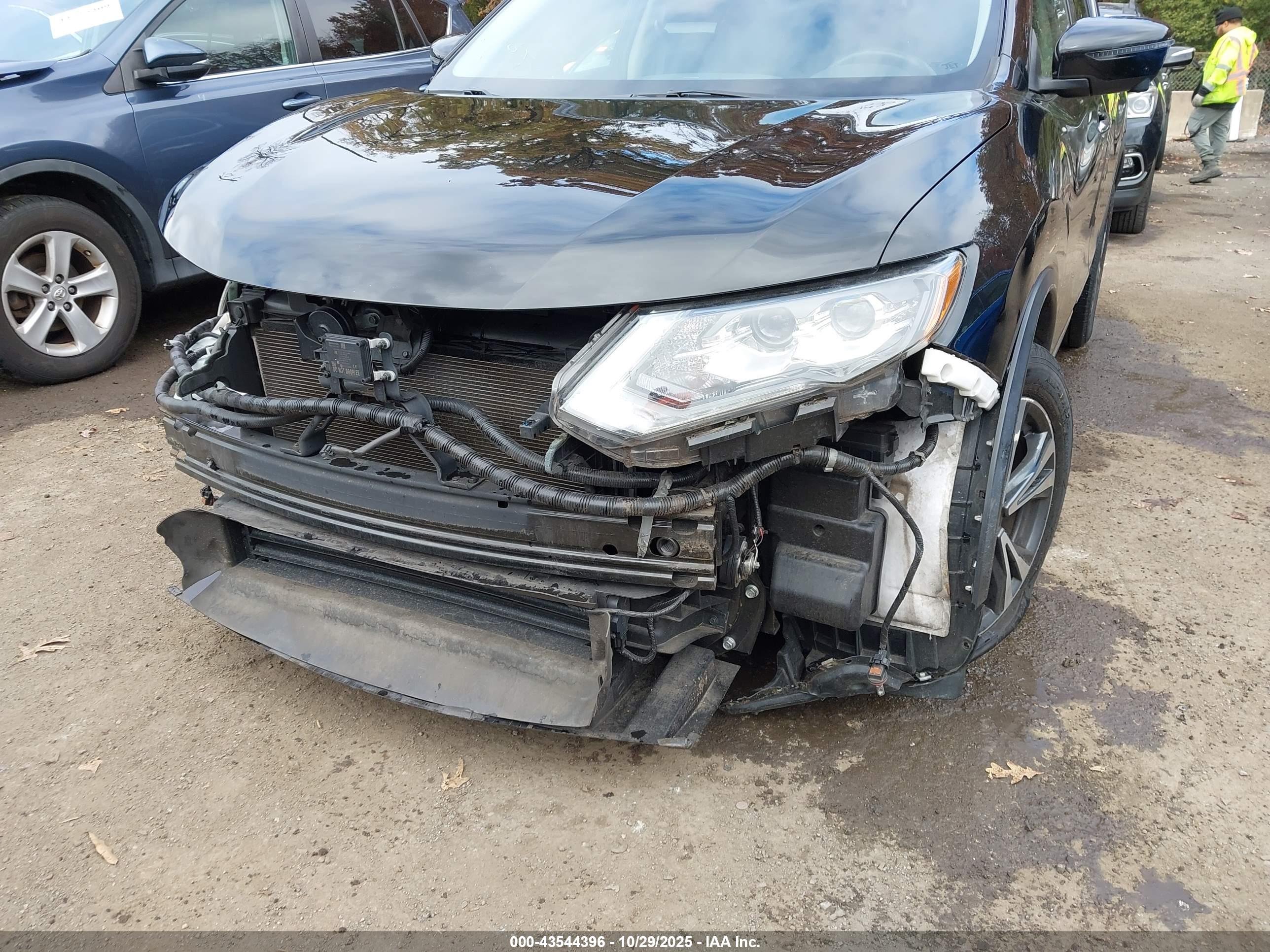 NISSAN ROGUE image 6