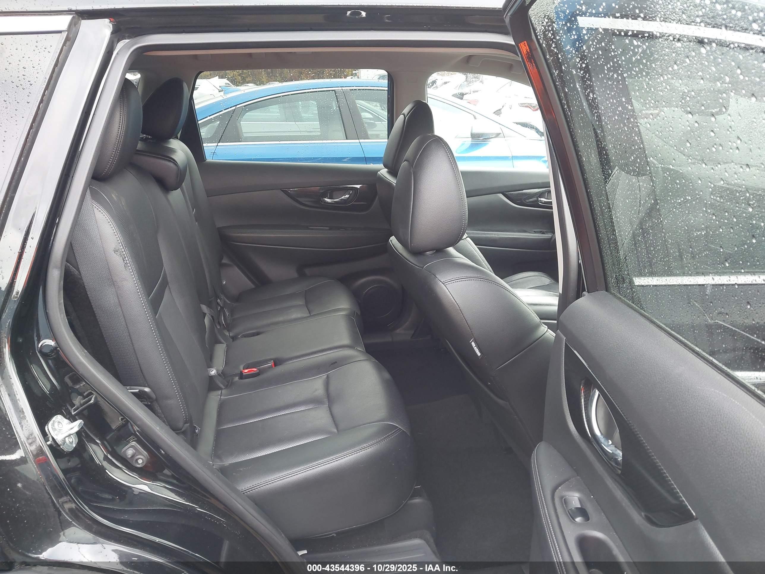 NISSAN ROGUE image 8