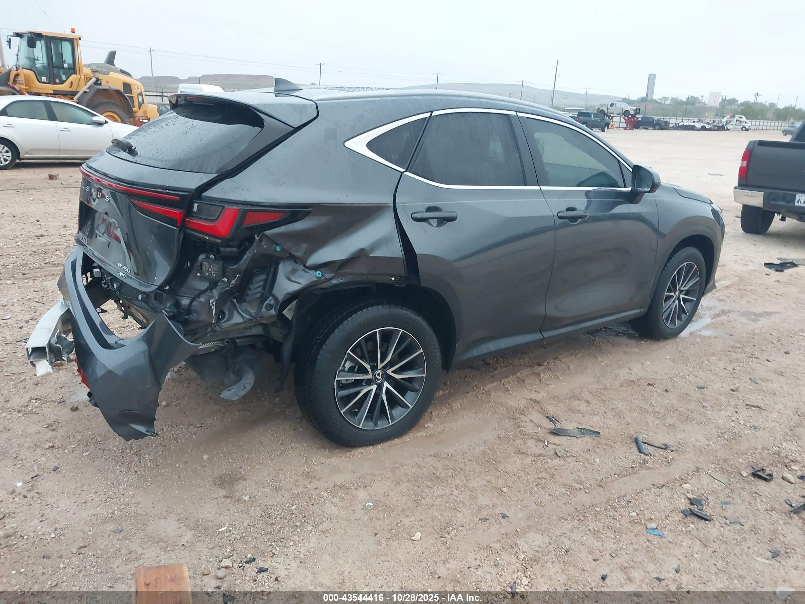 LEXUS NX image 4
