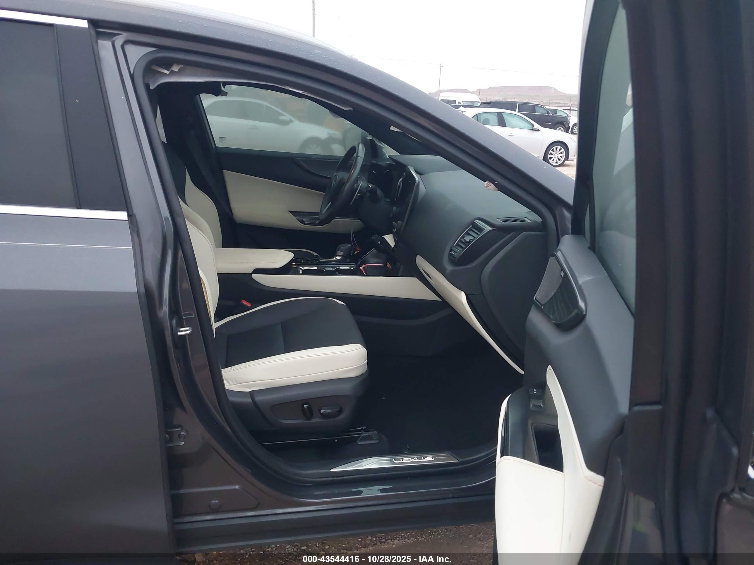 LEXUS NX image 5
