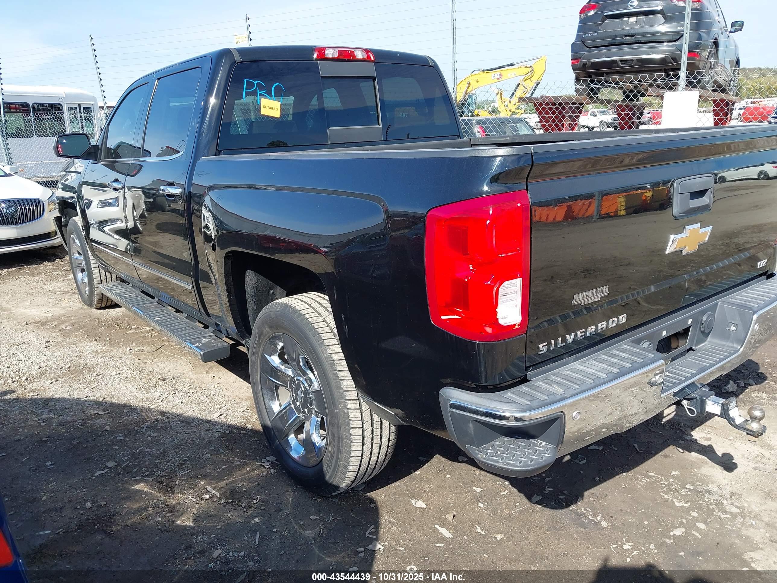 CHEVROLET SILVERADO image 3