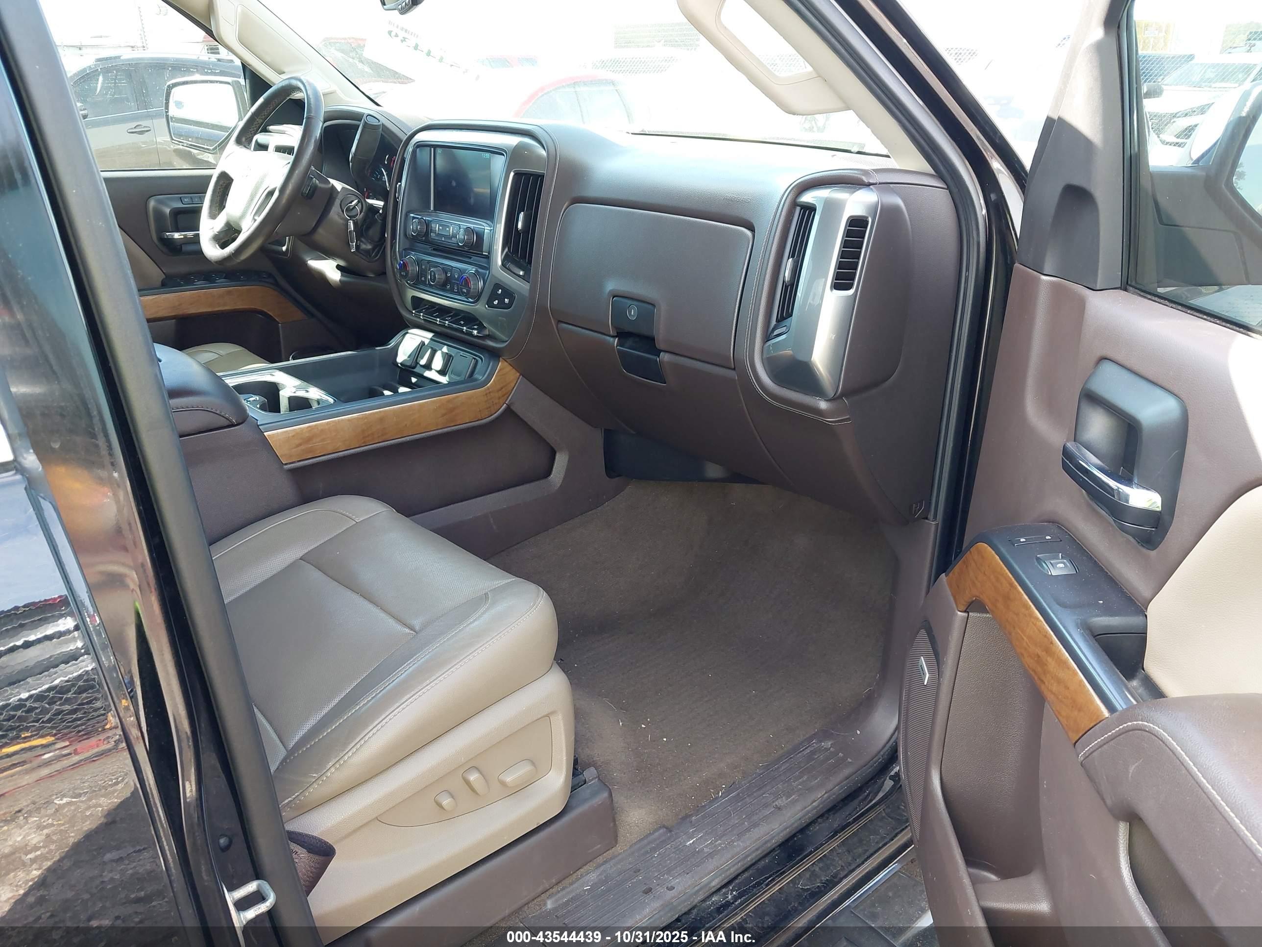 CHEVROLET SILVERADO image 5