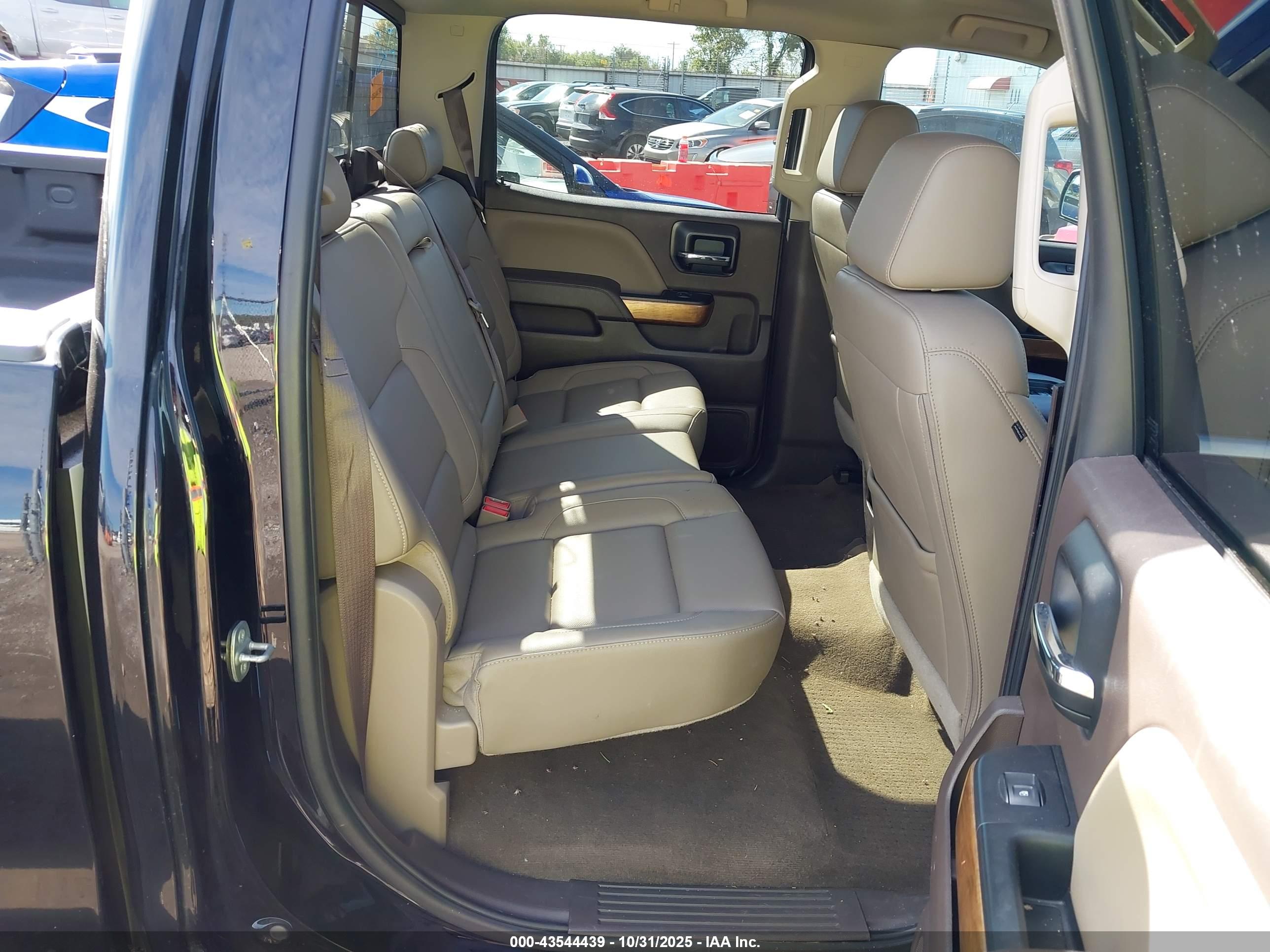 CHEVROLET SILVERADO image 8