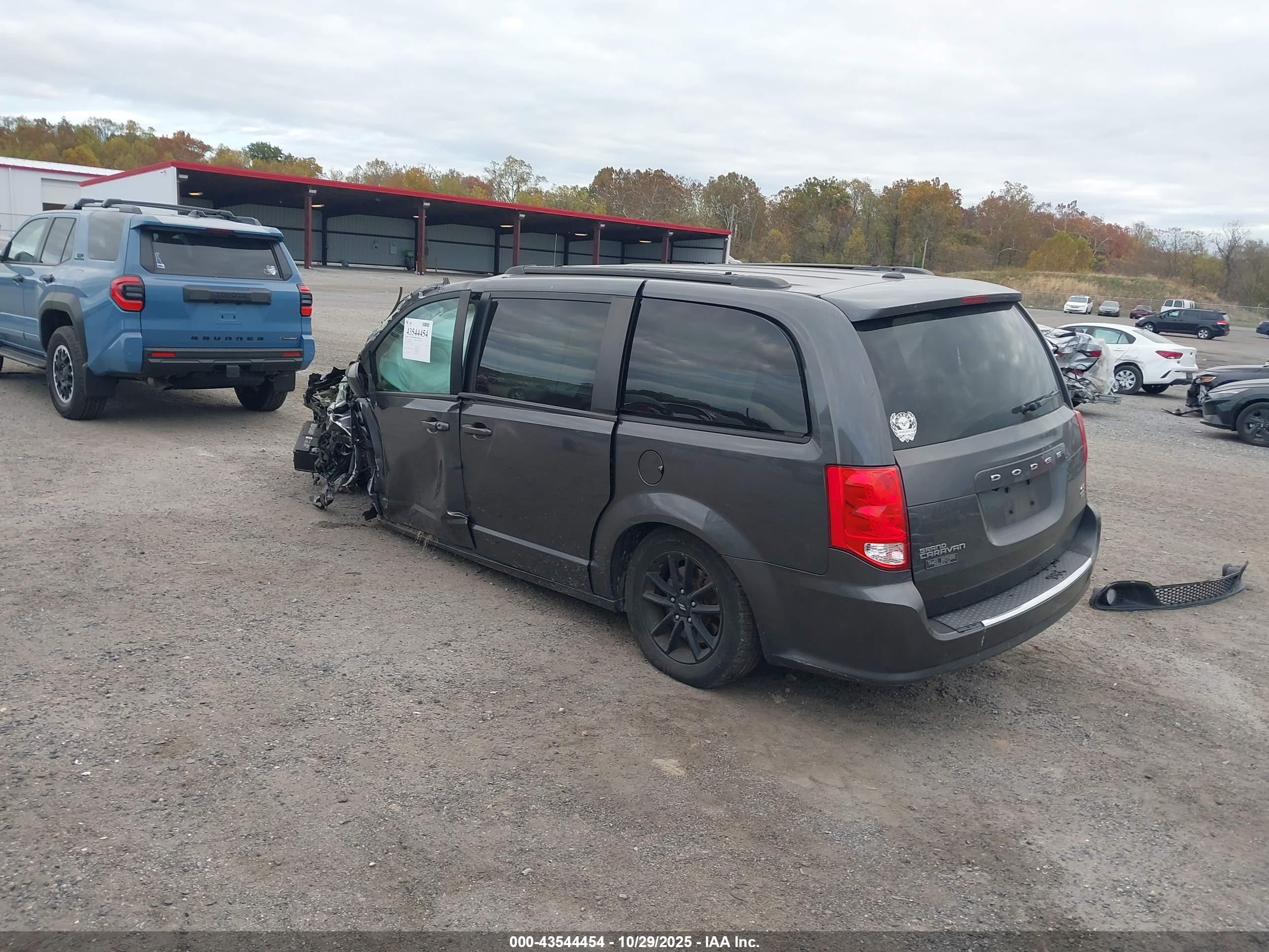 DODGE GRAND image 3