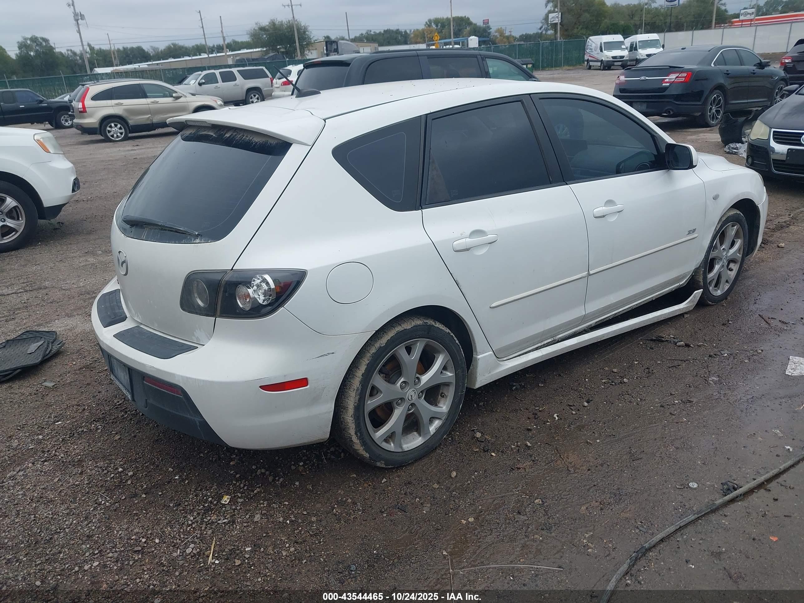MAZDA MAZDA3 image 4