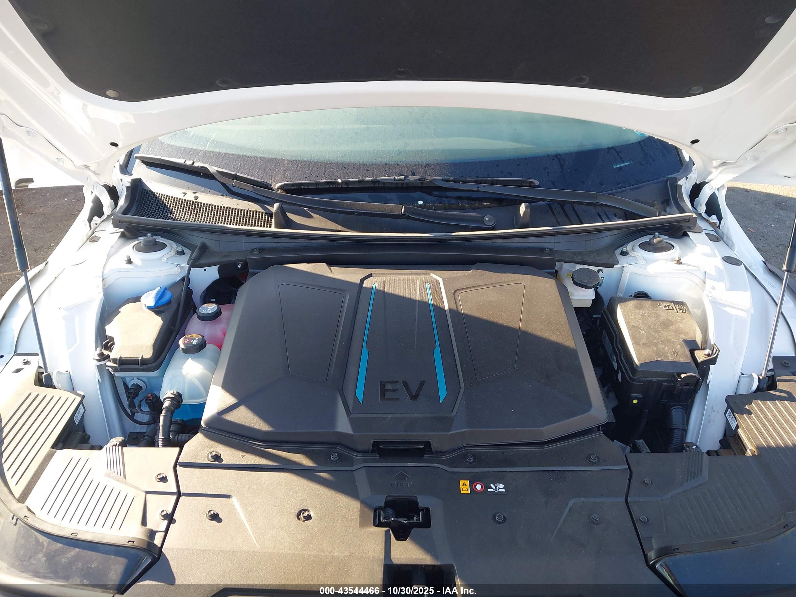 HYUNDAI IONIQ image 10