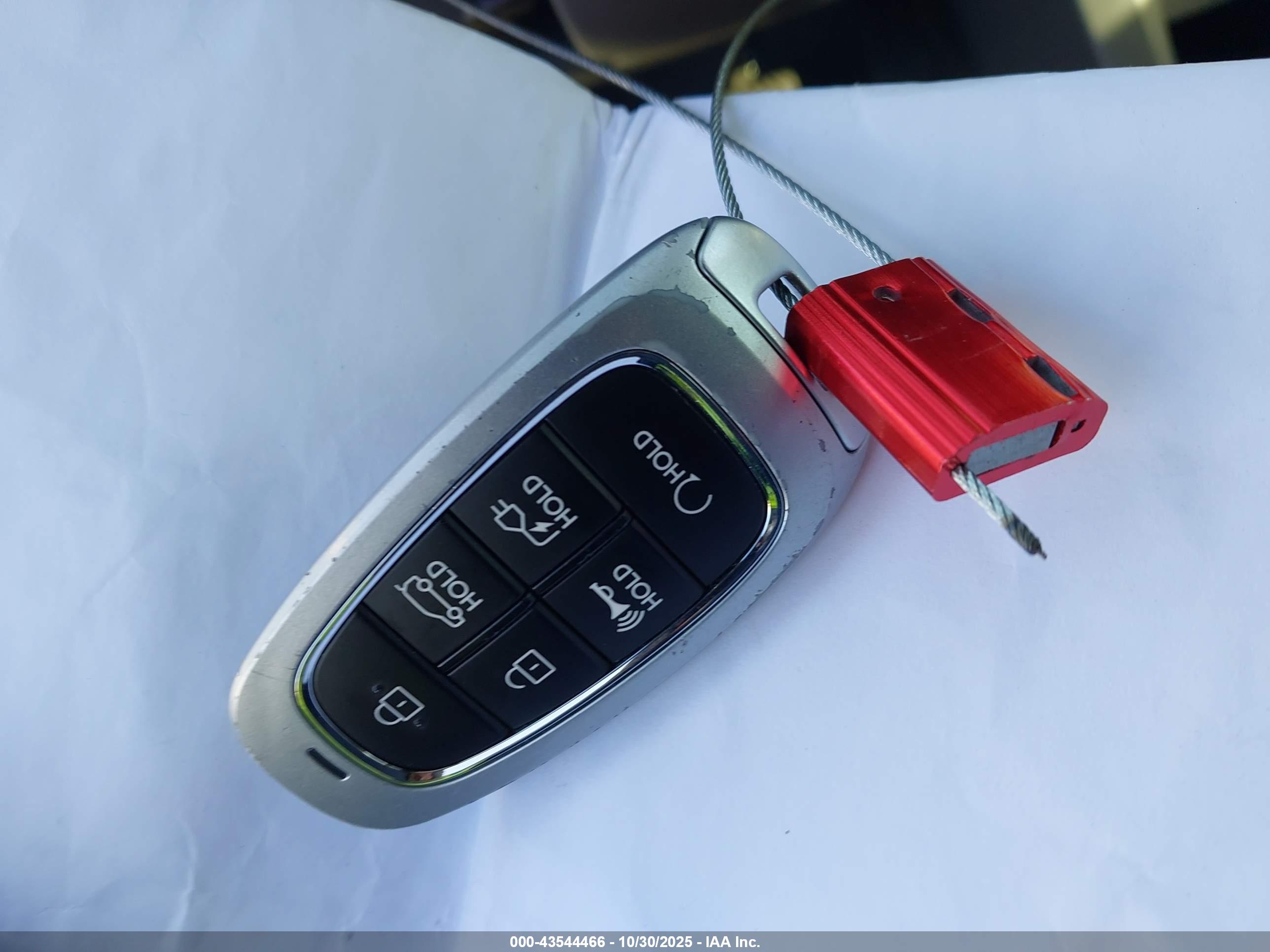 HYUNDAI IONIQ image 11
