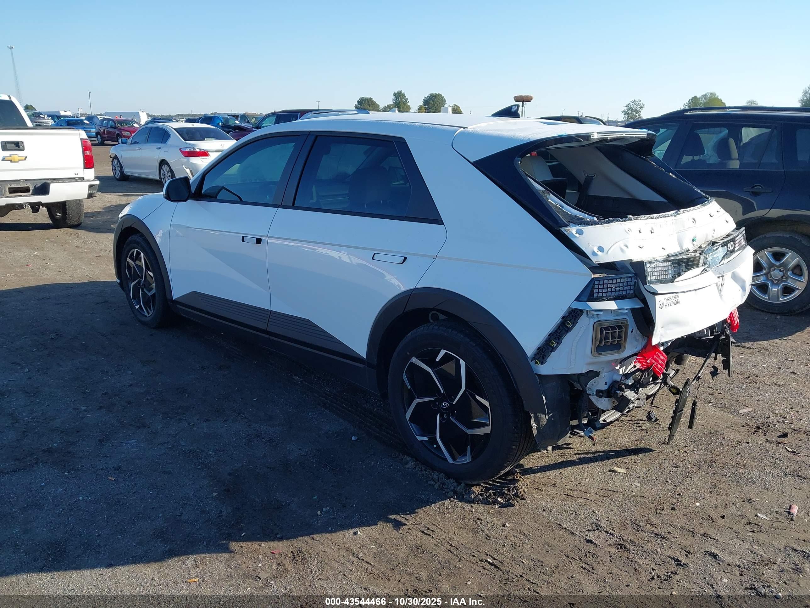 HYUNDAI IONIQ image 3