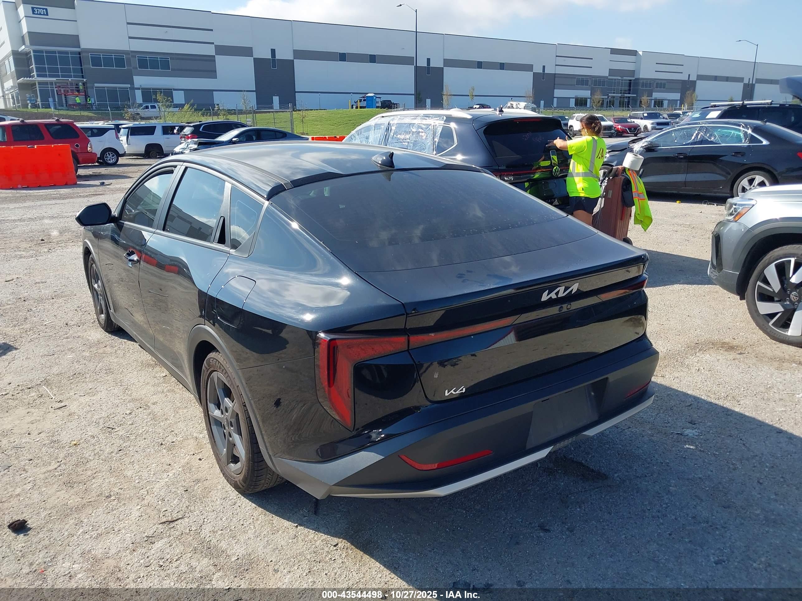 KIA K4 image 3