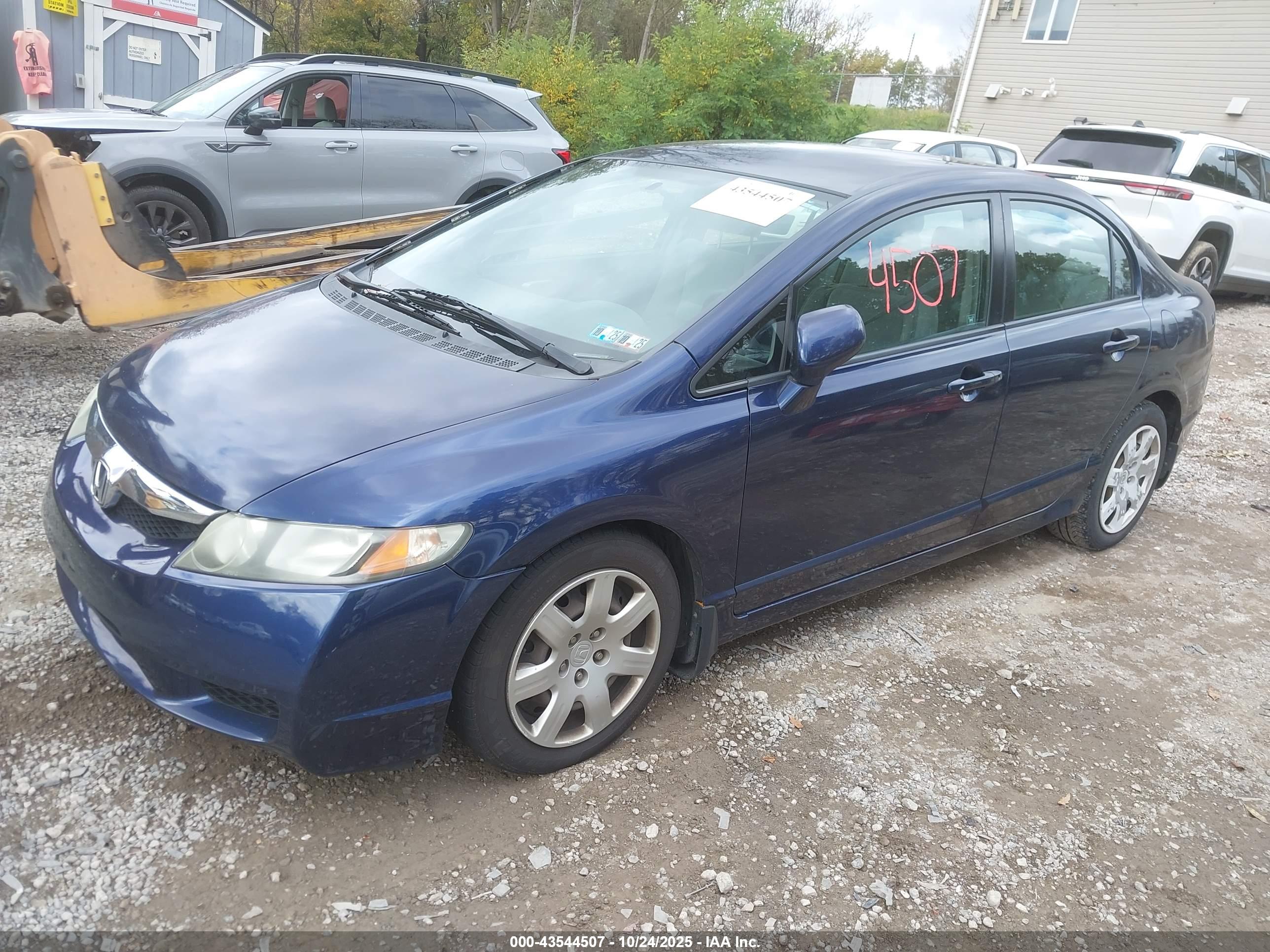 HONDA CIVIC image 2