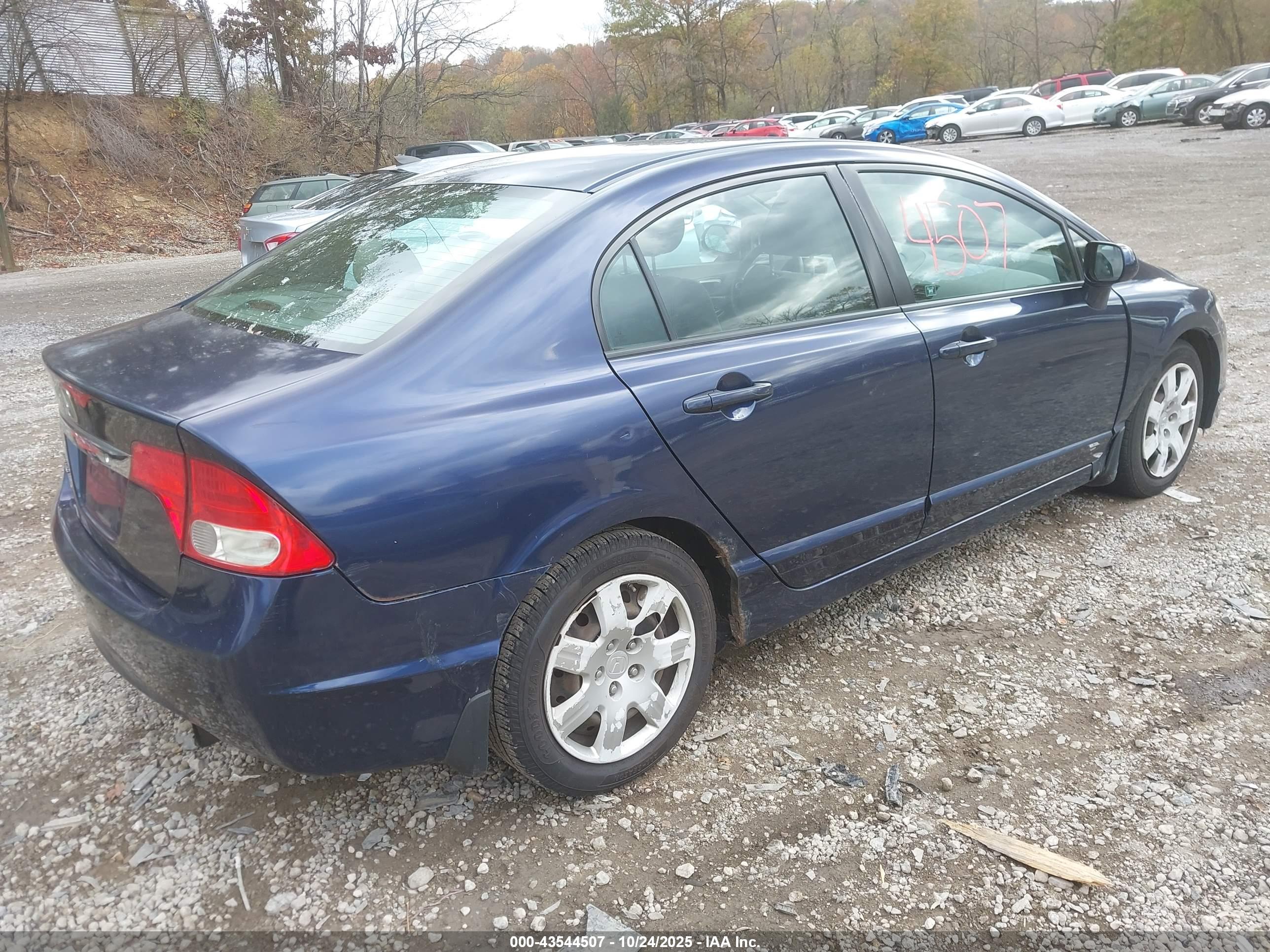 HONDA CIVIC image 4