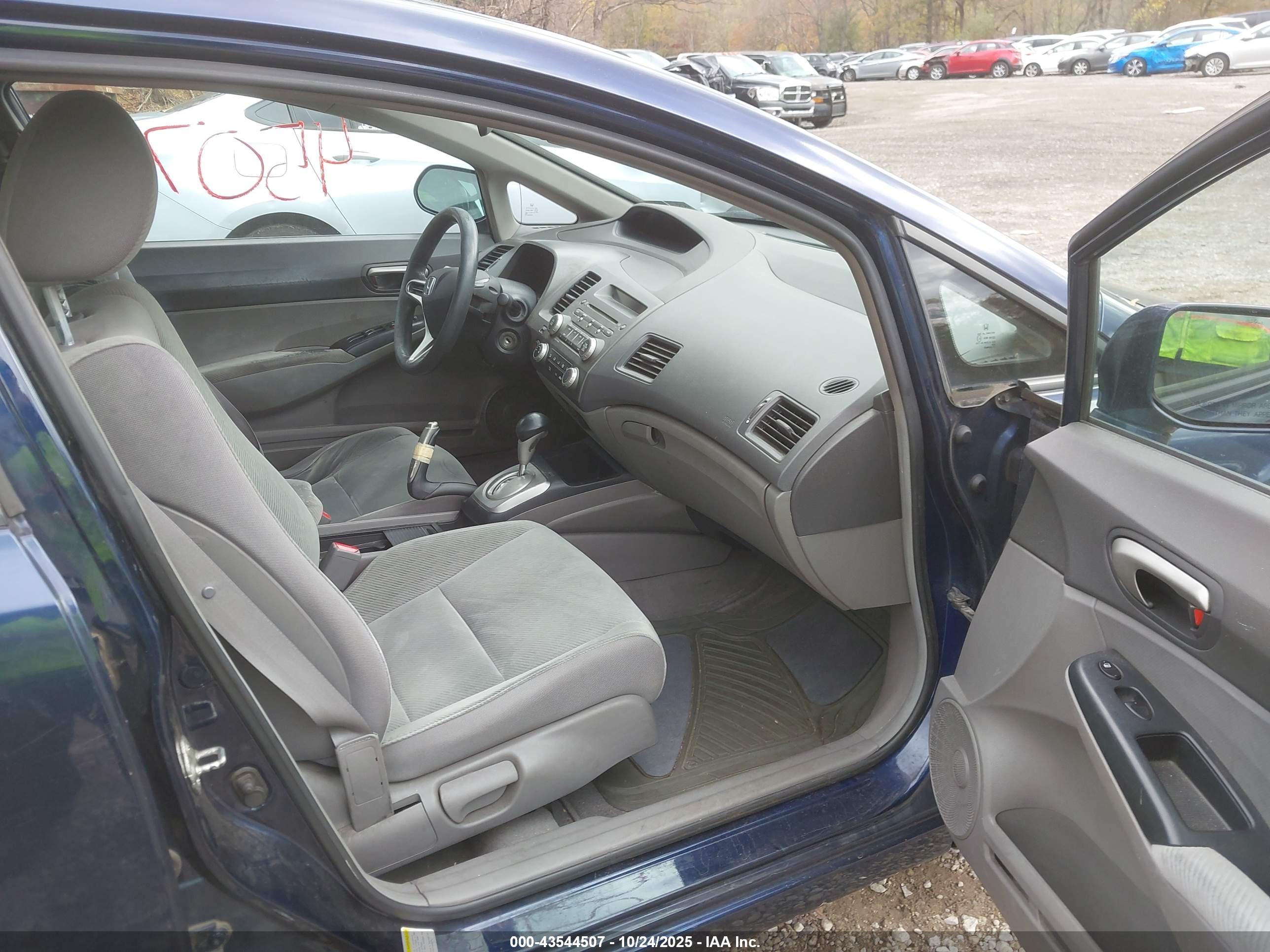 HONDA CIVIC image 5