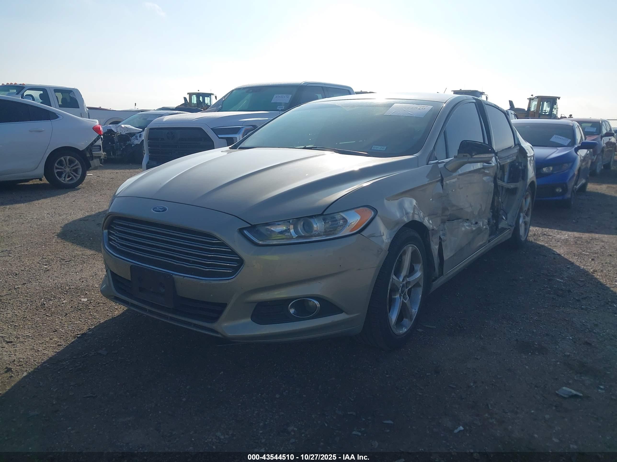 FORD FUSION image 2