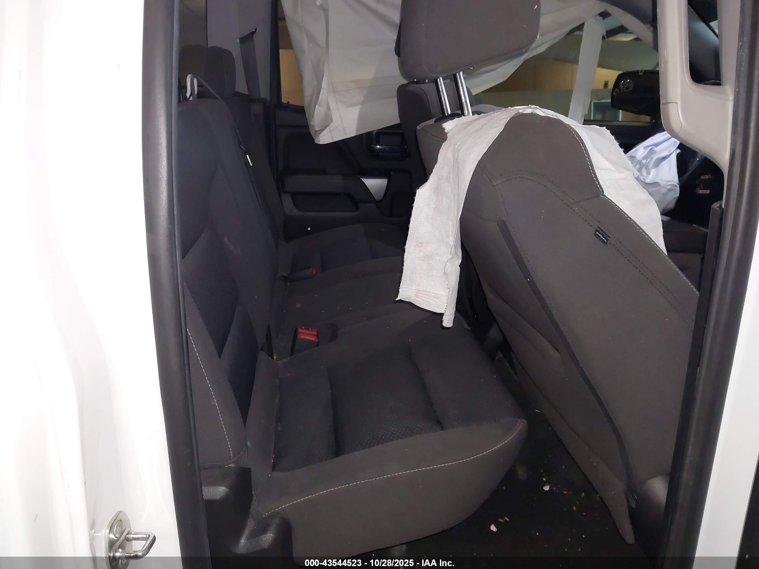 CHEVROLET SILVERADO image 8