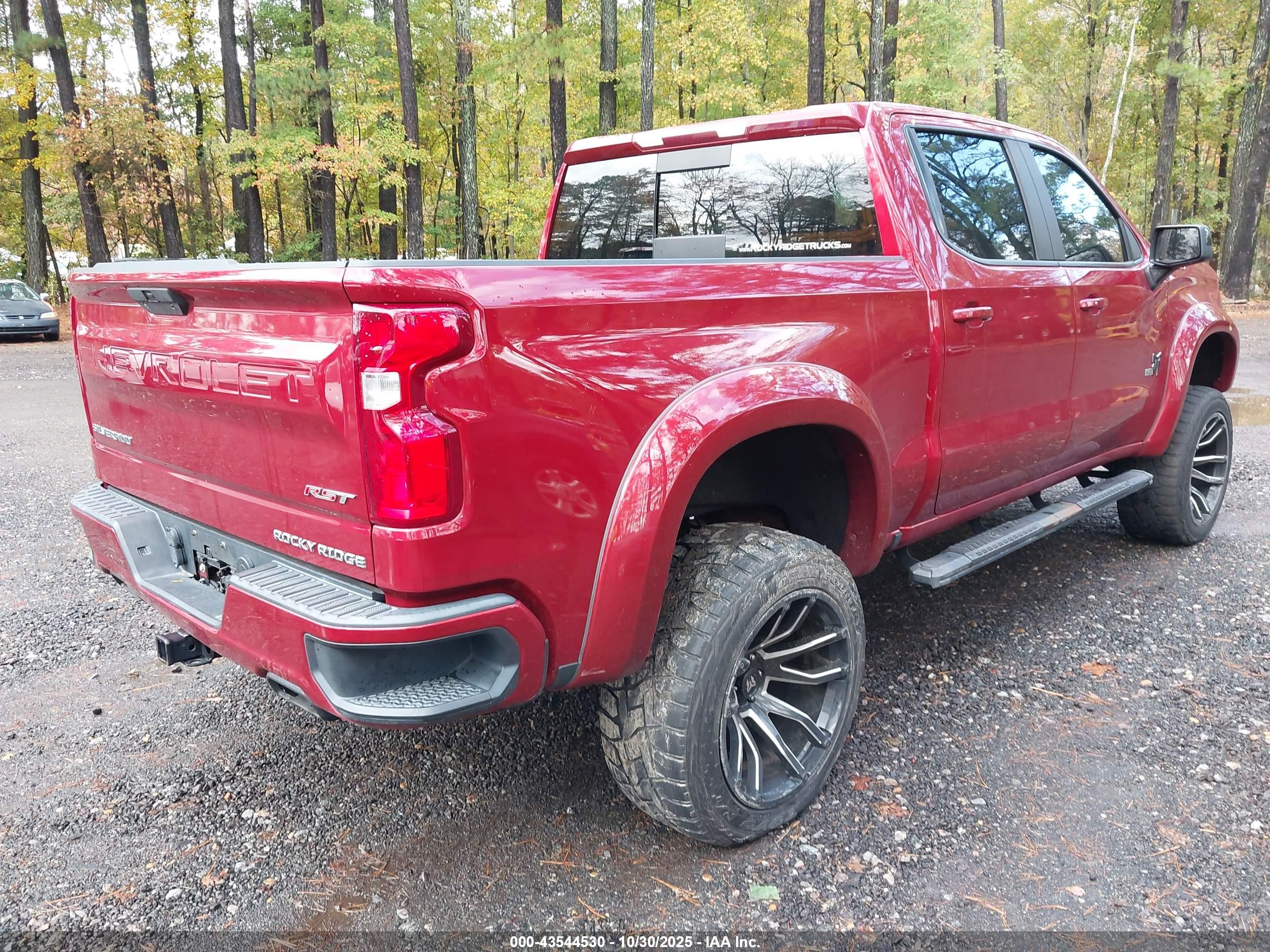 CHEVROLET SILVERADO image 4