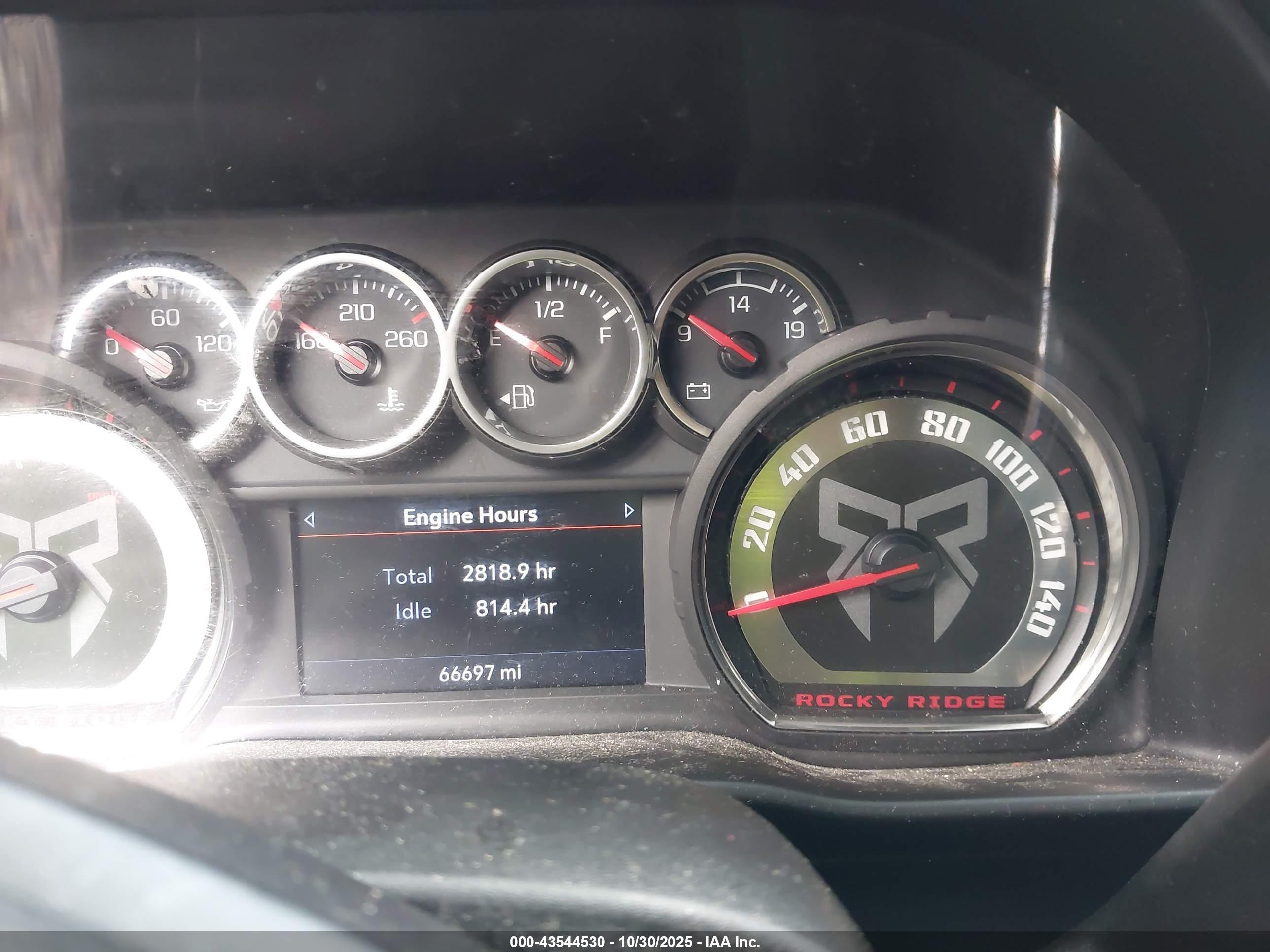 CHEVROLET SILVERADO image 7