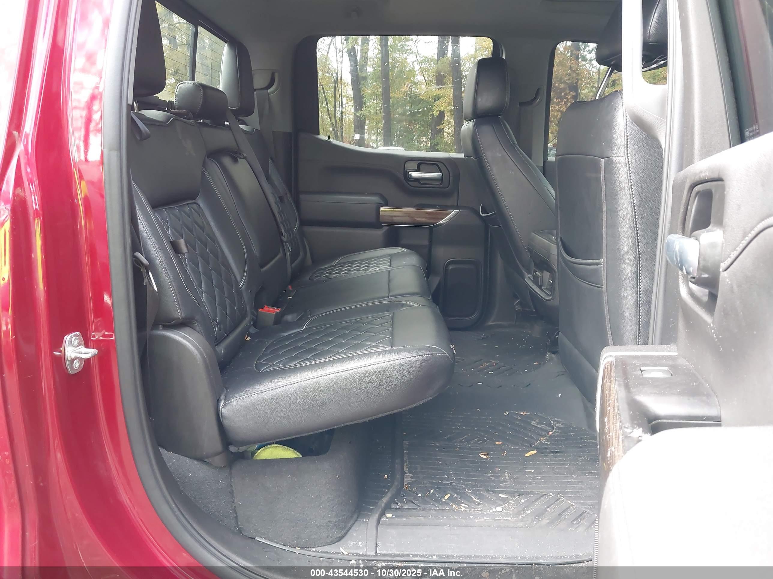 CHEVROLET SILVERADO image 8