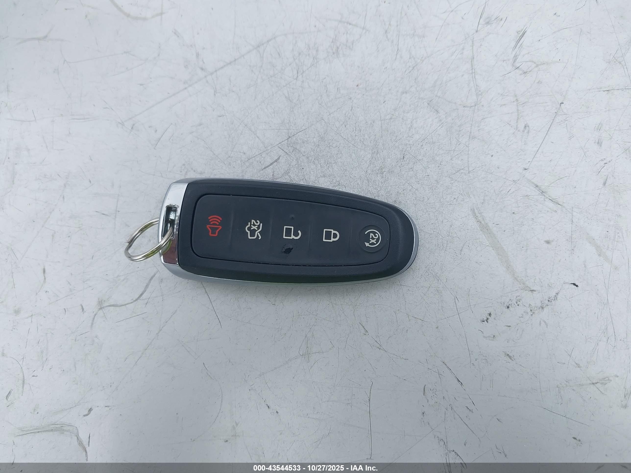 LINCOLN MKT image 11