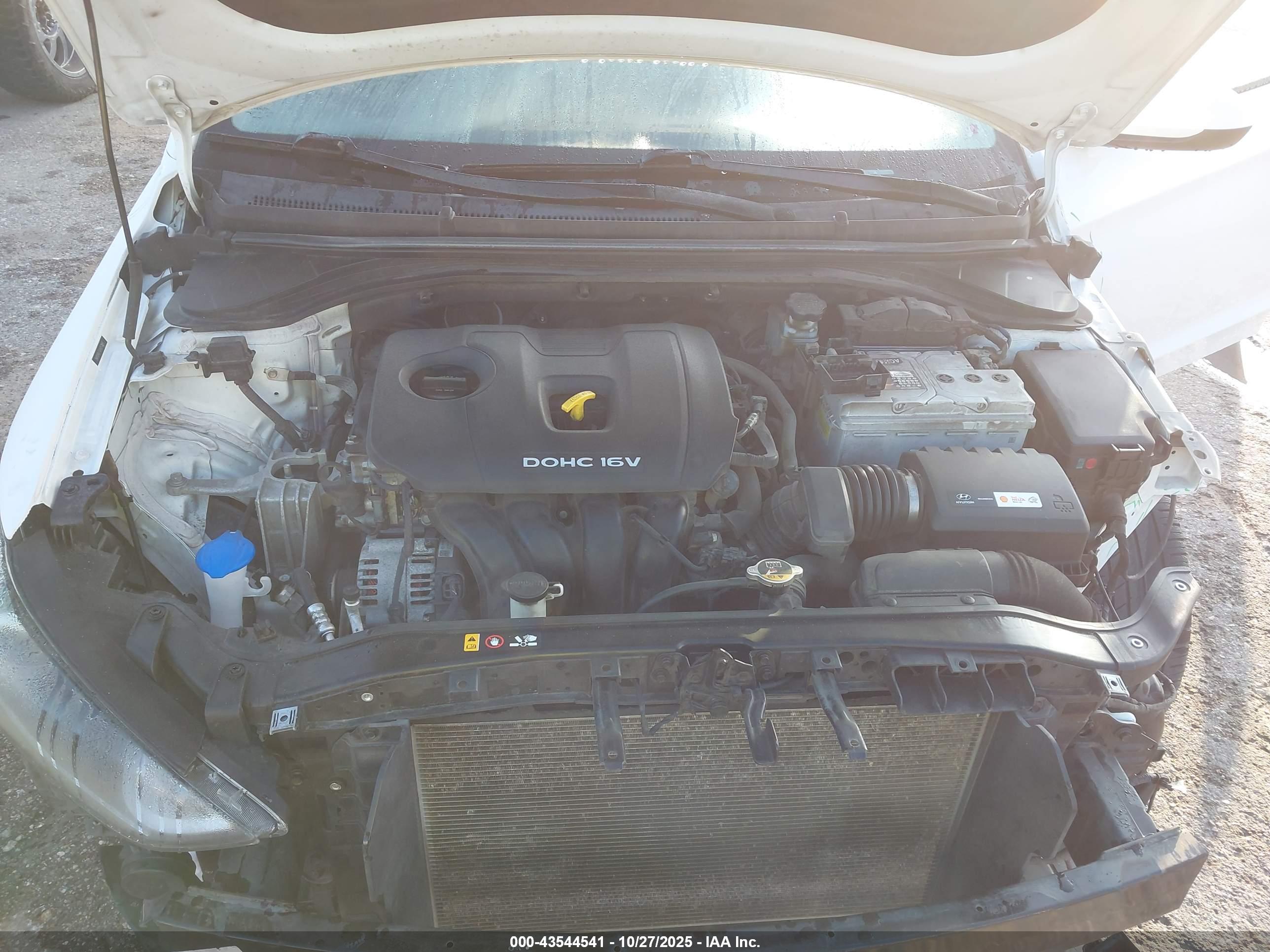 HYUNDAI ELANTRA image 10