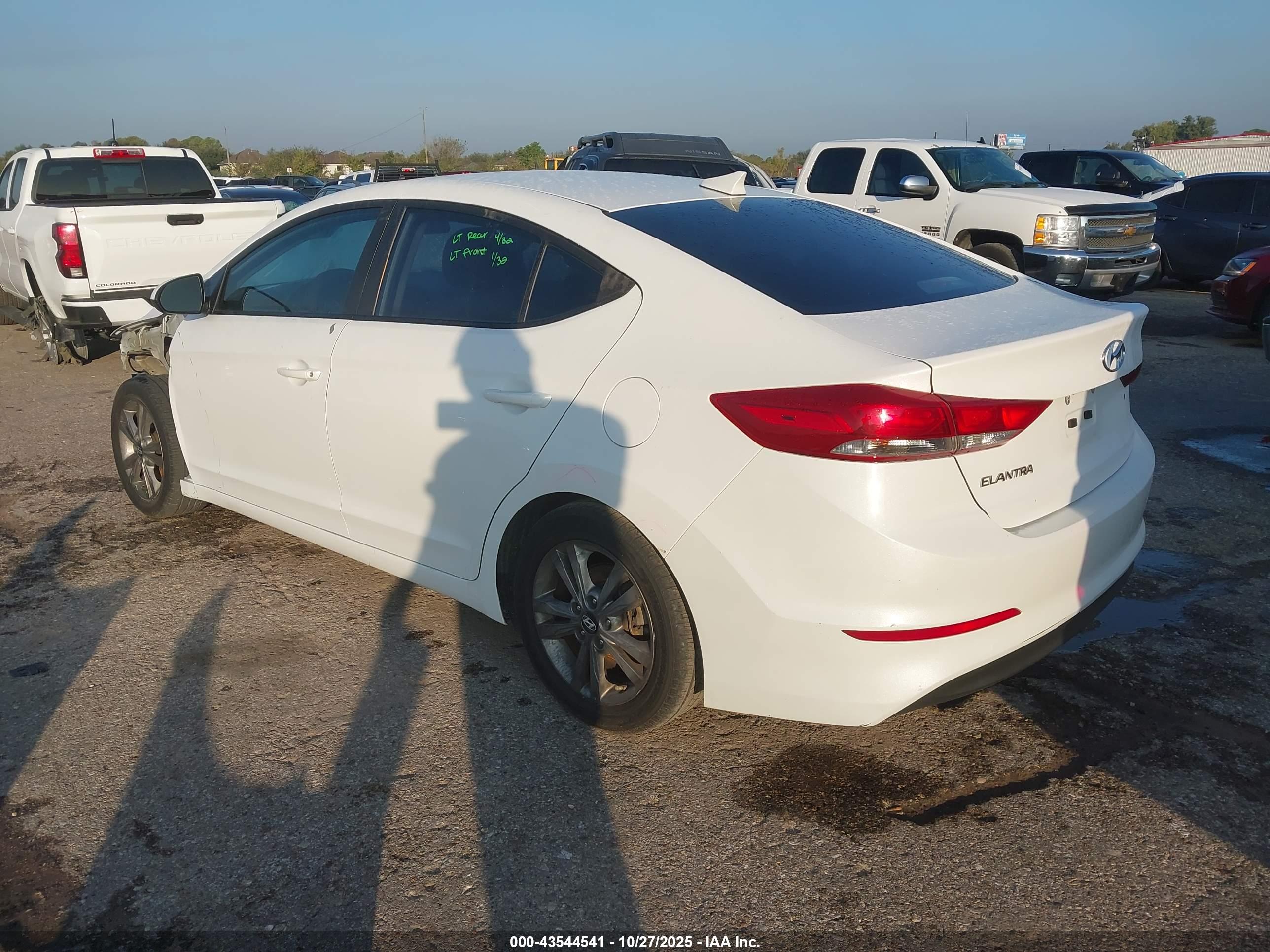 HYUNDAI ELANTRA image 3
