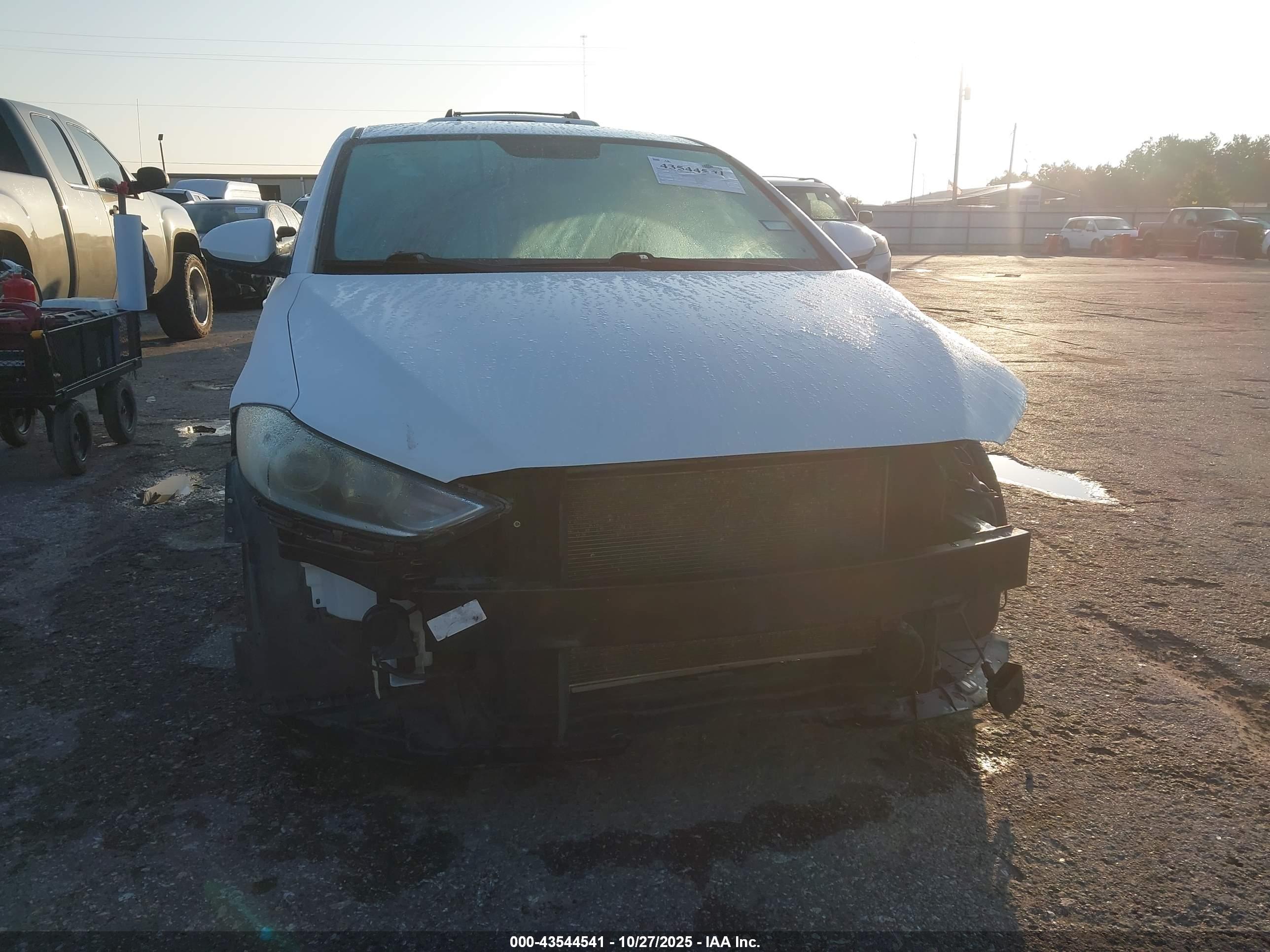 HYUNDAI ELANTRA image 6
