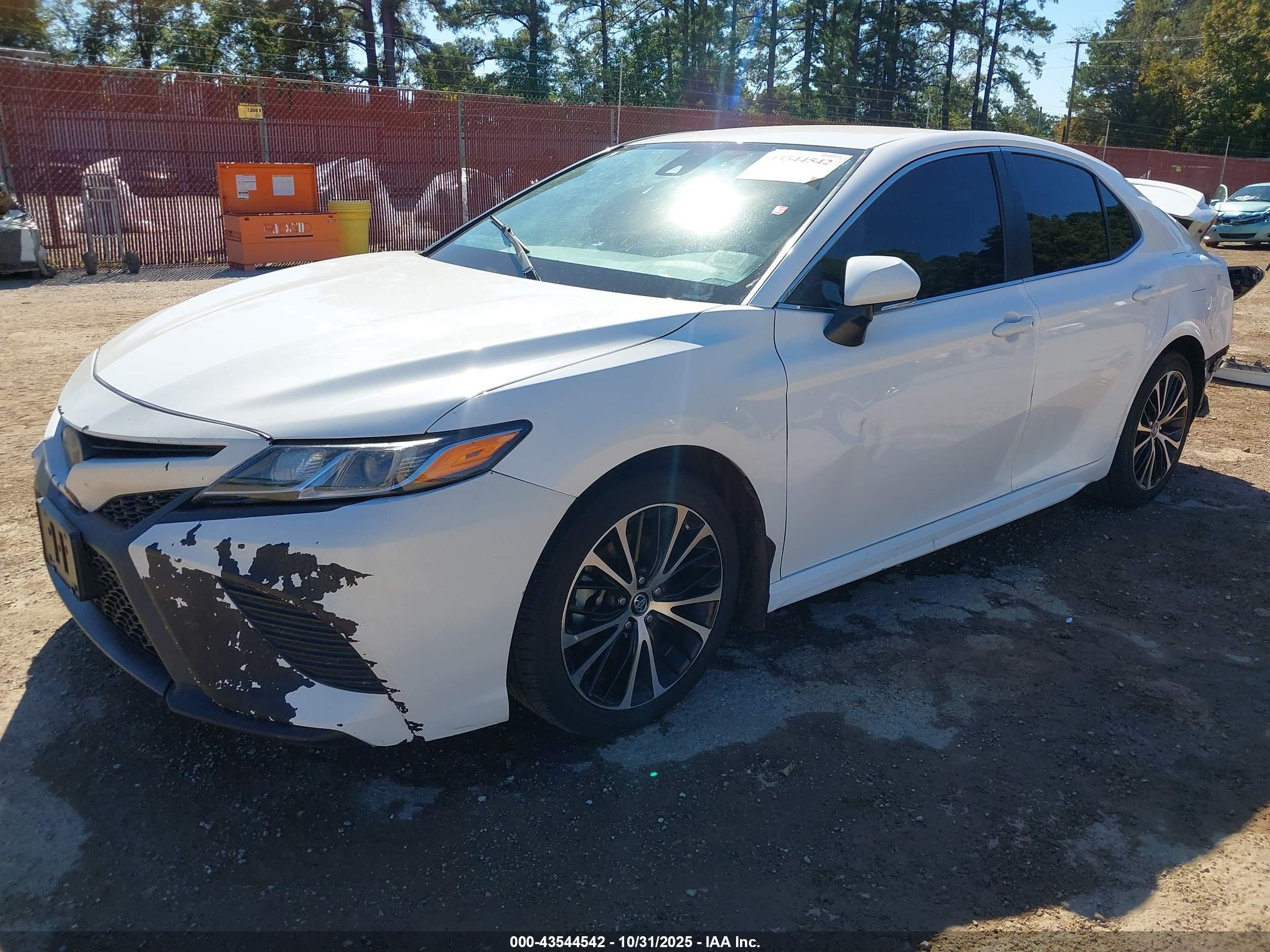 TOYOTA CAMRY image 2
