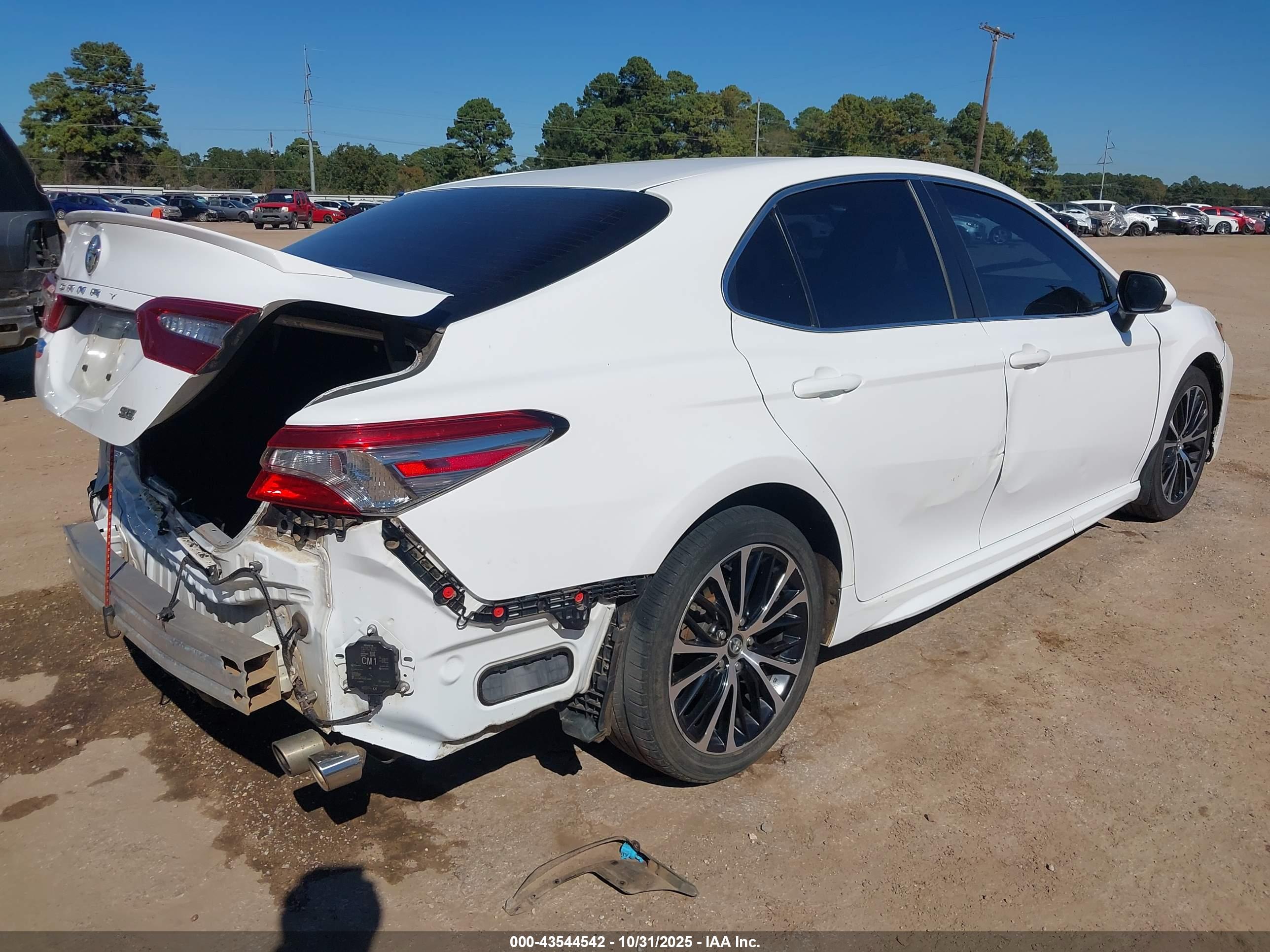 TOYOTA CAMRY image 4
