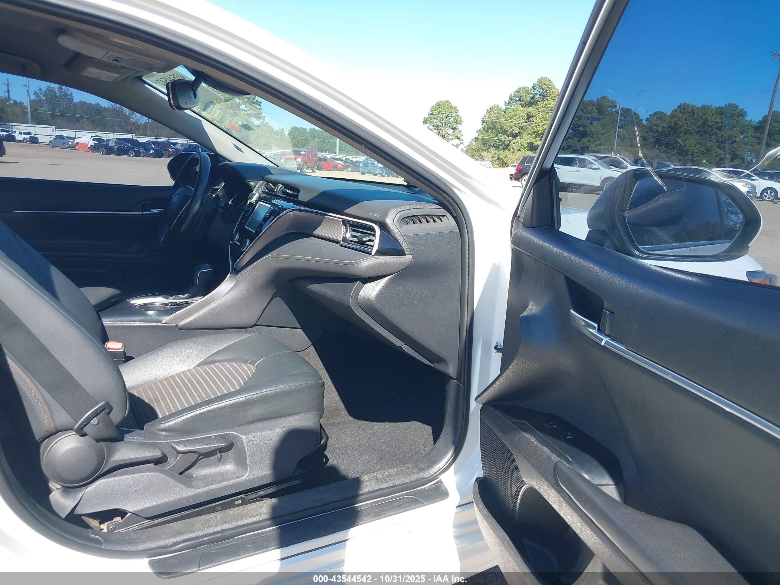 TOYOTA CAMRY image 5