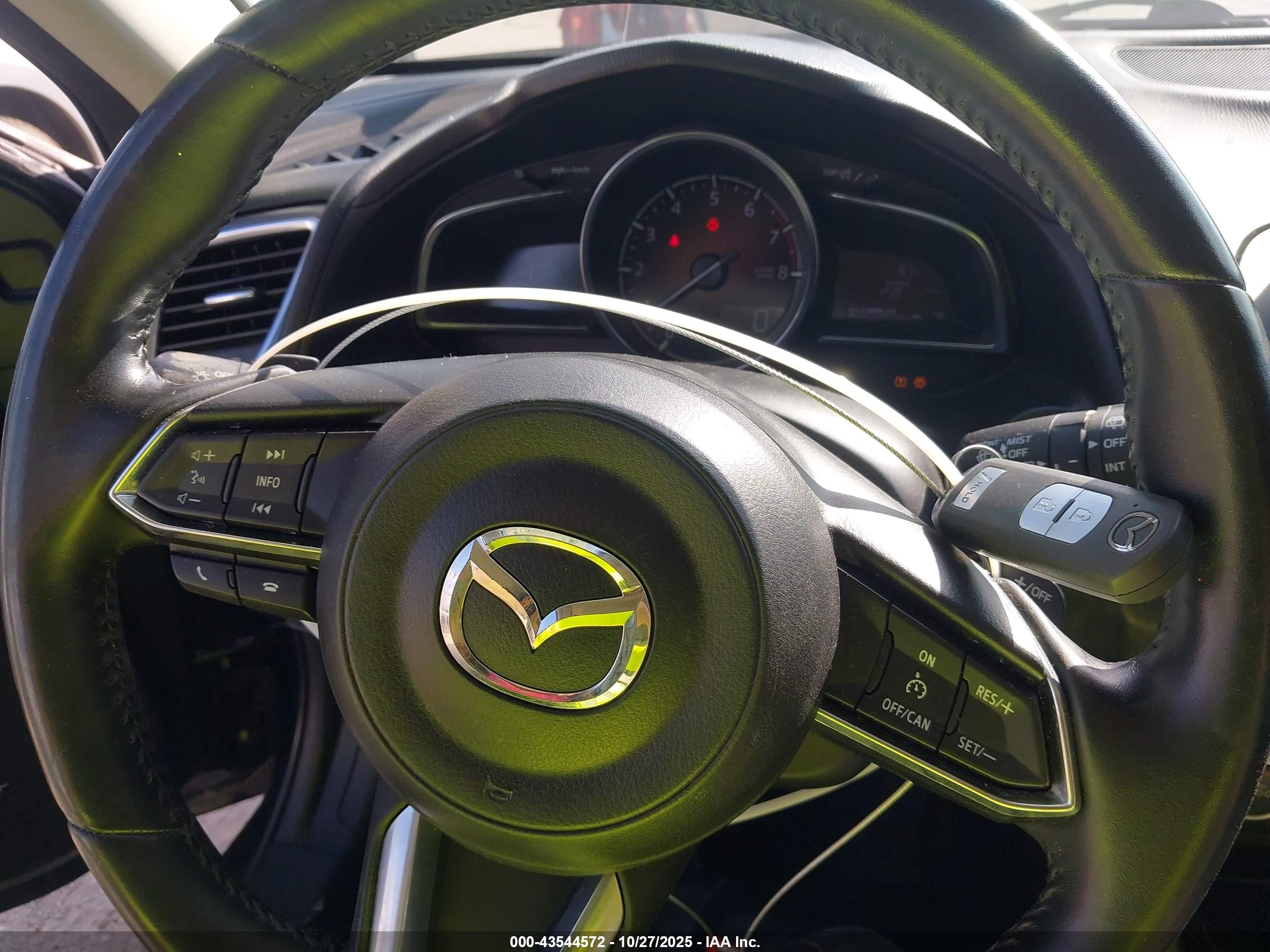 MAZDA MAZDA3 image 11