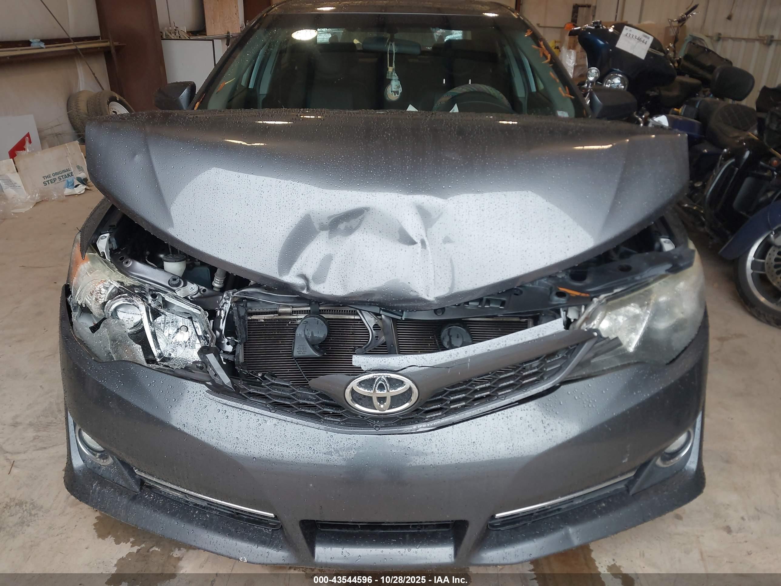 TOYOTA CAMRY image 6