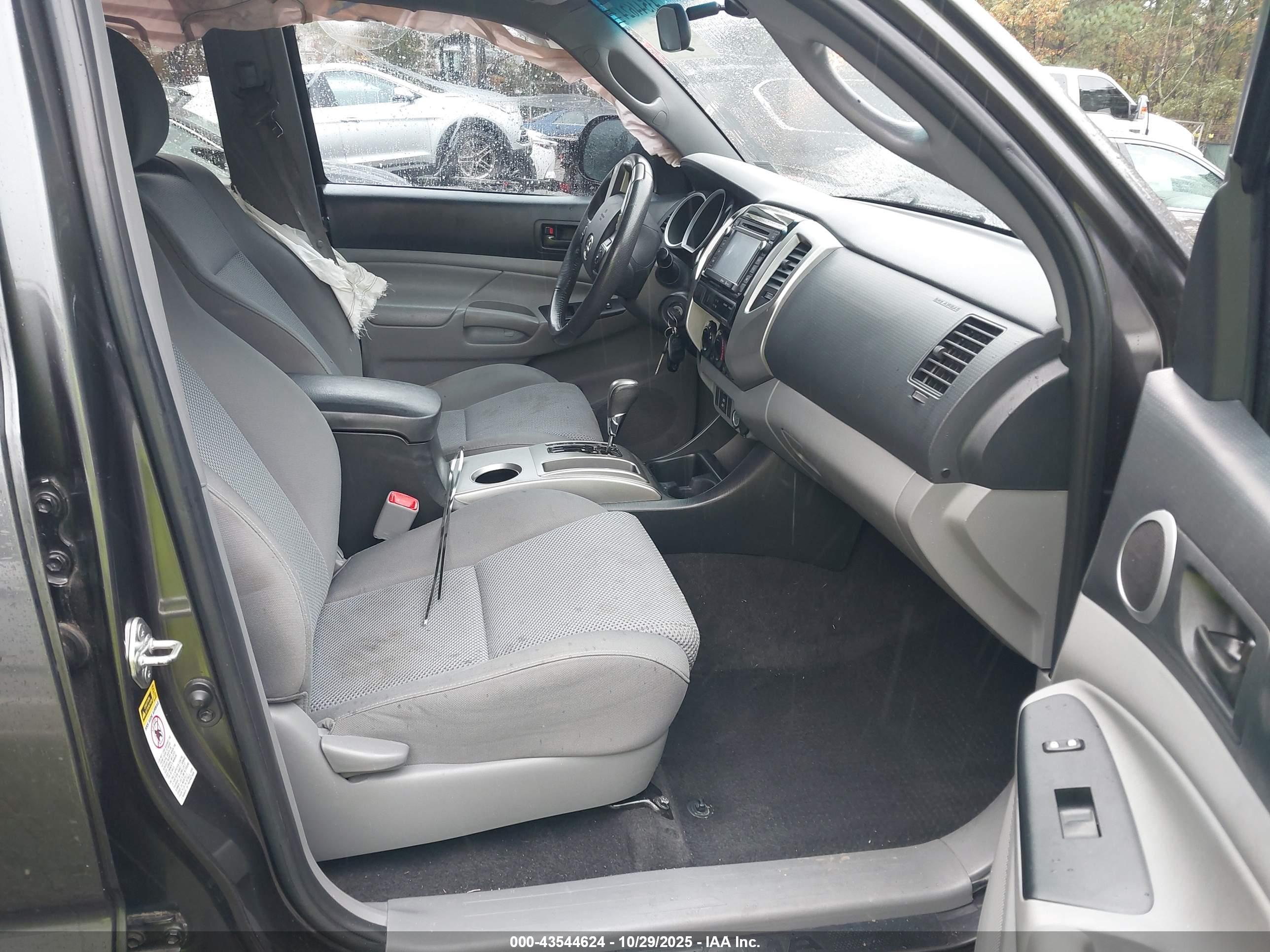 TOYOTA TACOMA image 5