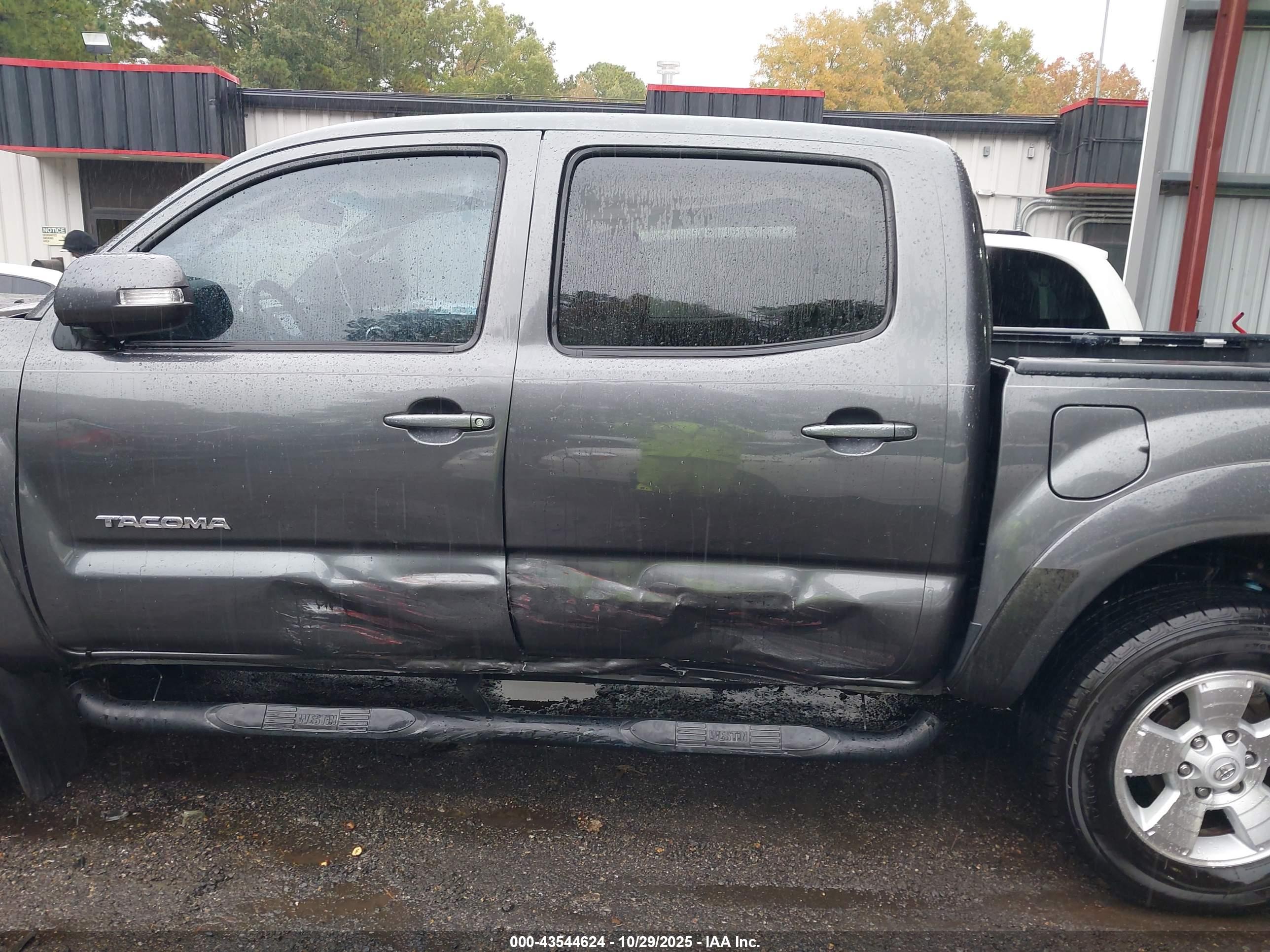 TOYOTA TACOMA image 6