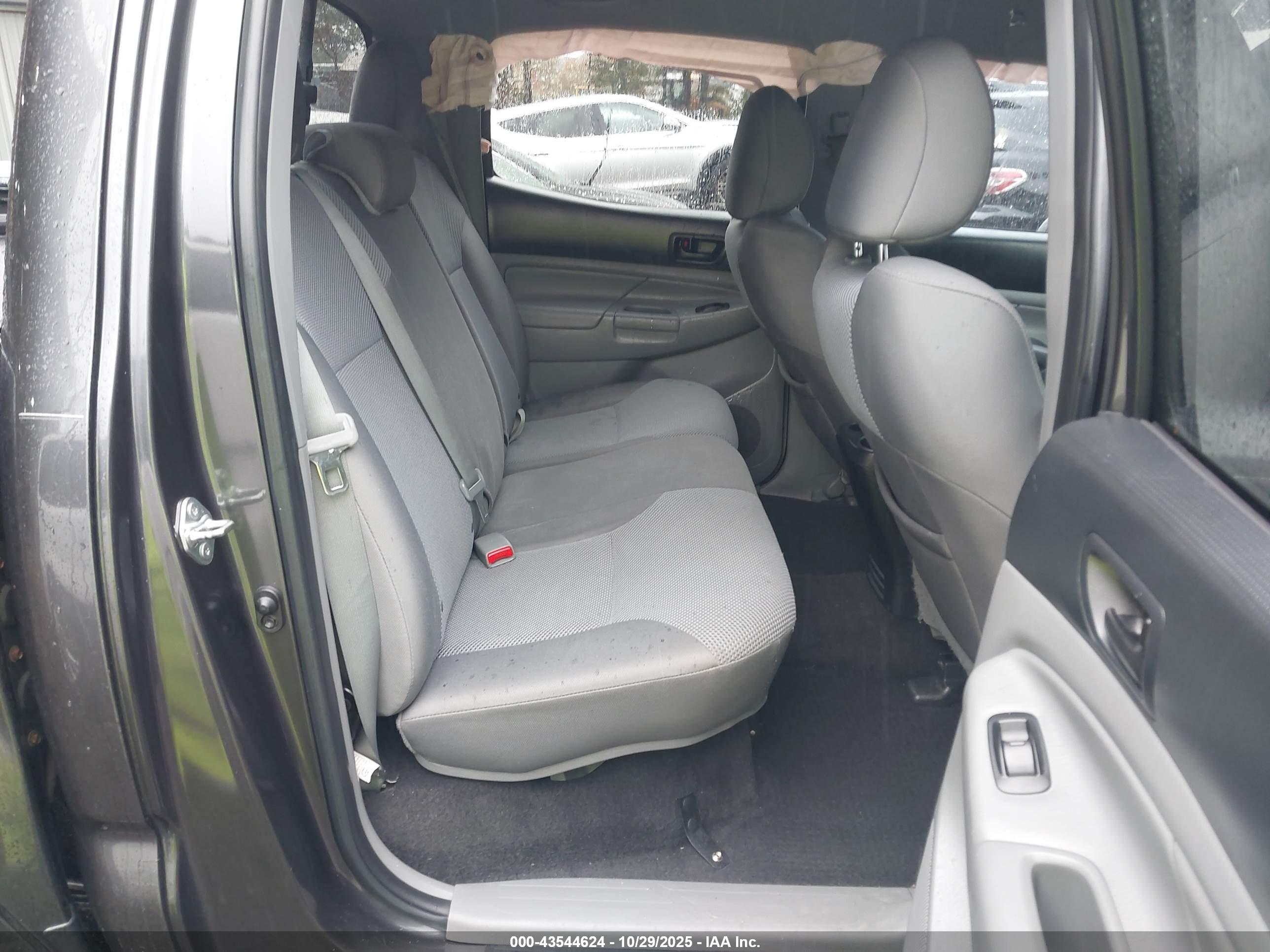 TOYOTA TACOMA image 8