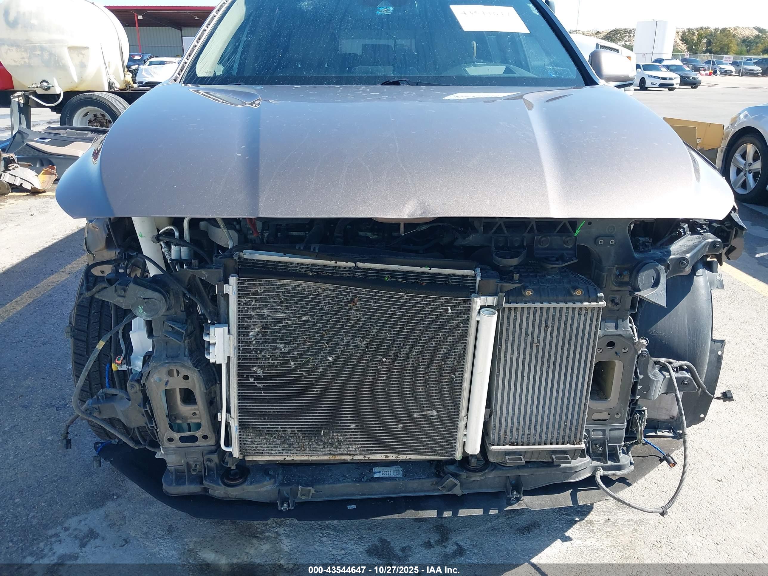 HYUNDAI SANTA image 6